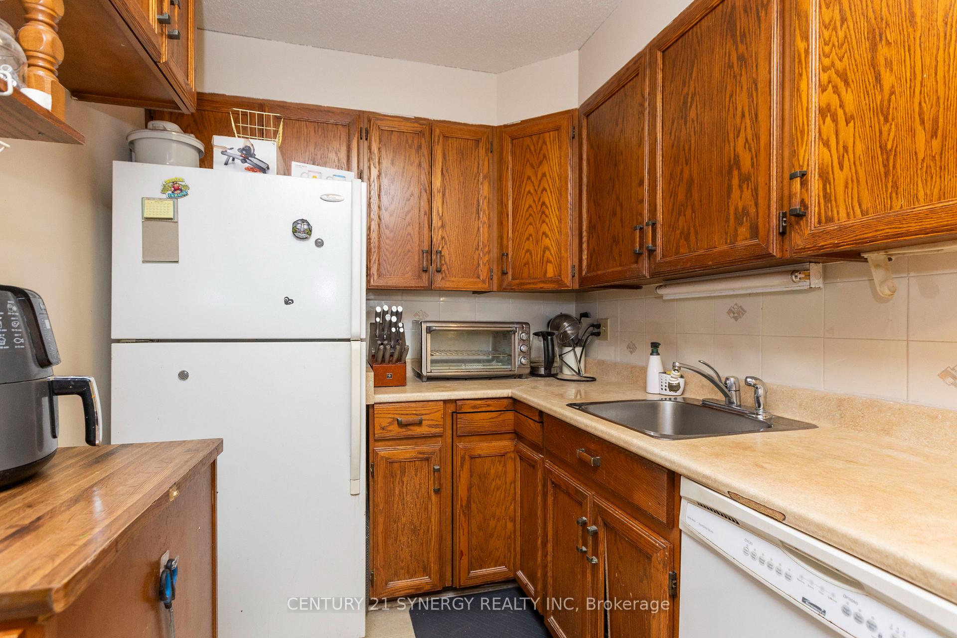 Photo 14 of Unit 1102, 20 Chesterton Drive, Ottawa, Borden Farm/Stewart Farm/Carleton Heights/Parkwood Hills — HOMEH