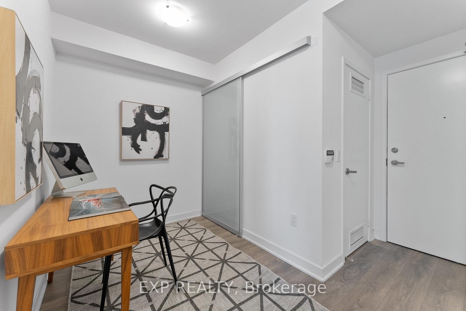 Photo 5 of Unit 2011, 99 Broadway Avenue, Toronto, Mount Pleasant West — HOMEH