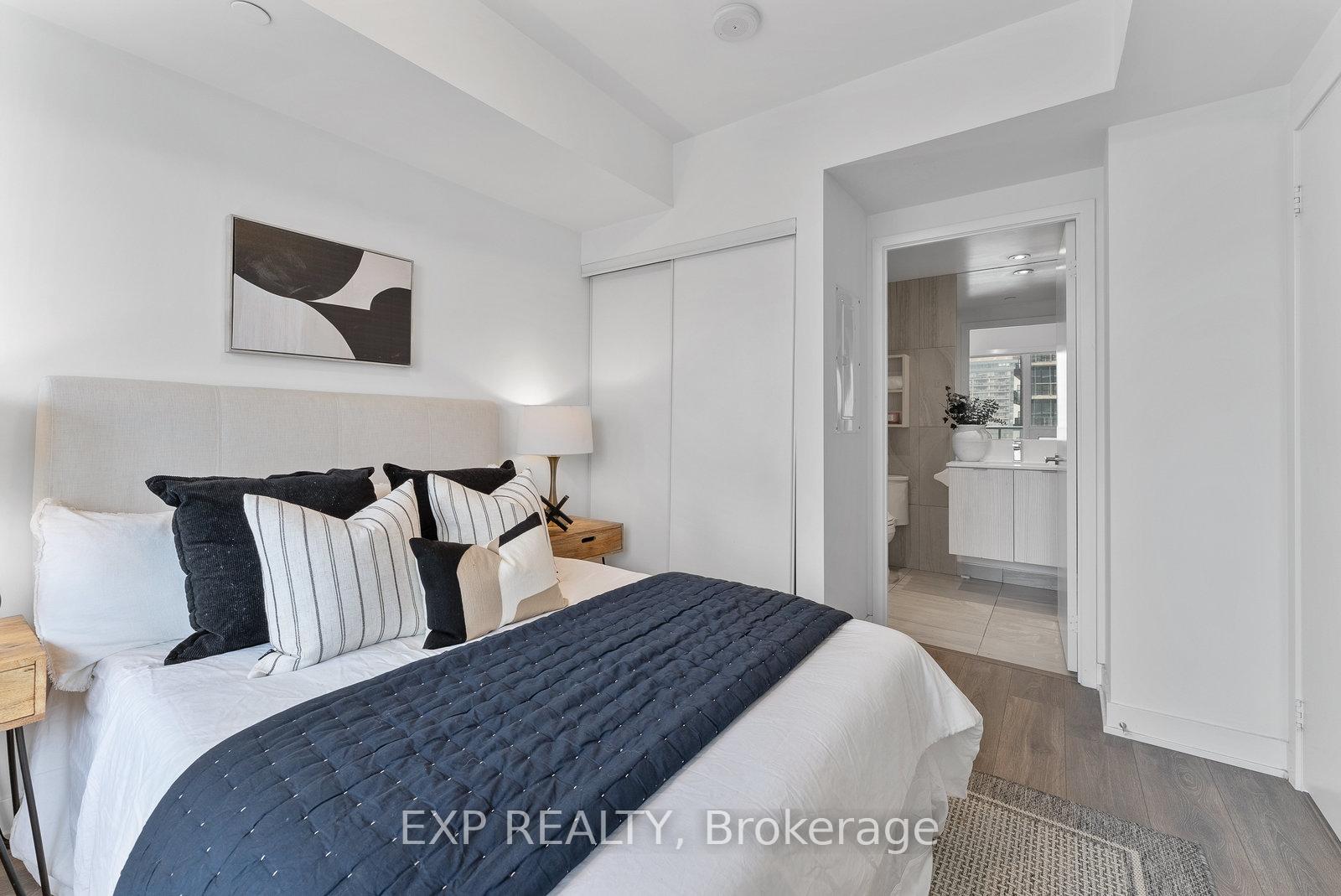 Photo 22 of Unit 2011, 99 Broadway Avenue, Toronto, Mount Pleasant West — HOMEH
