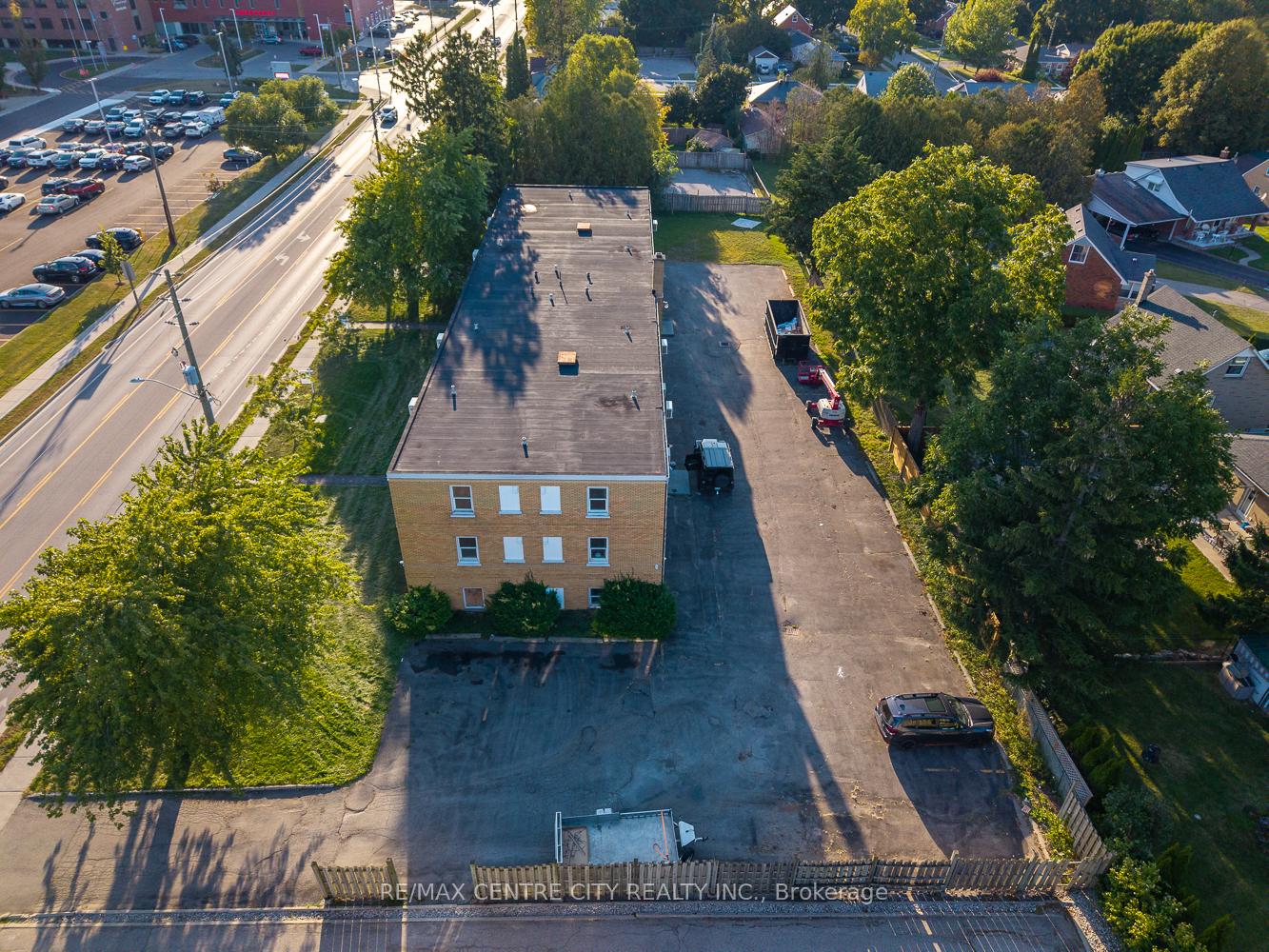 Photo 23 of Unit 16, 232 Elm Street, St. Thomas — HOMEH