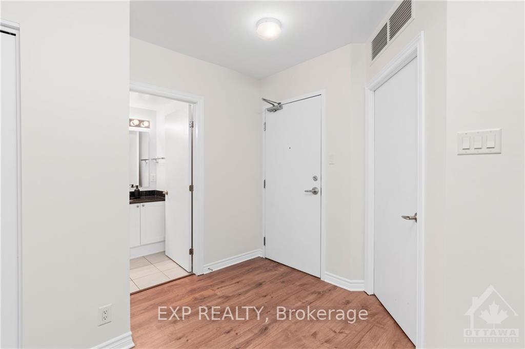 Photo 6 of Unit 303, 445 Laurier Avenue, Ottawa, Ottawa Centre — HOMEH