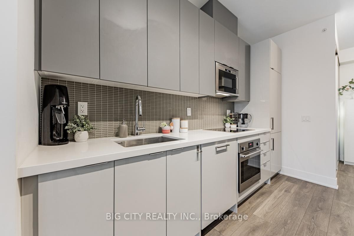 Photo 4 of Unit 1105, 2908 Highway 7, Vaughan, Vaughan Corporate Centre — HOMEH