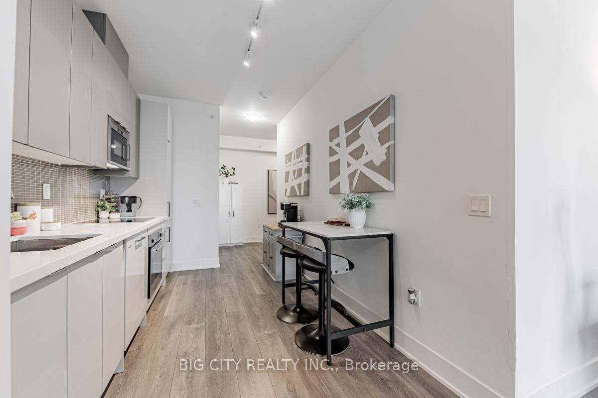 Photo 5 of Unit 1105, 2908 Highway 7, Vaughan, Vaughan Corporate Centre — HOMEH