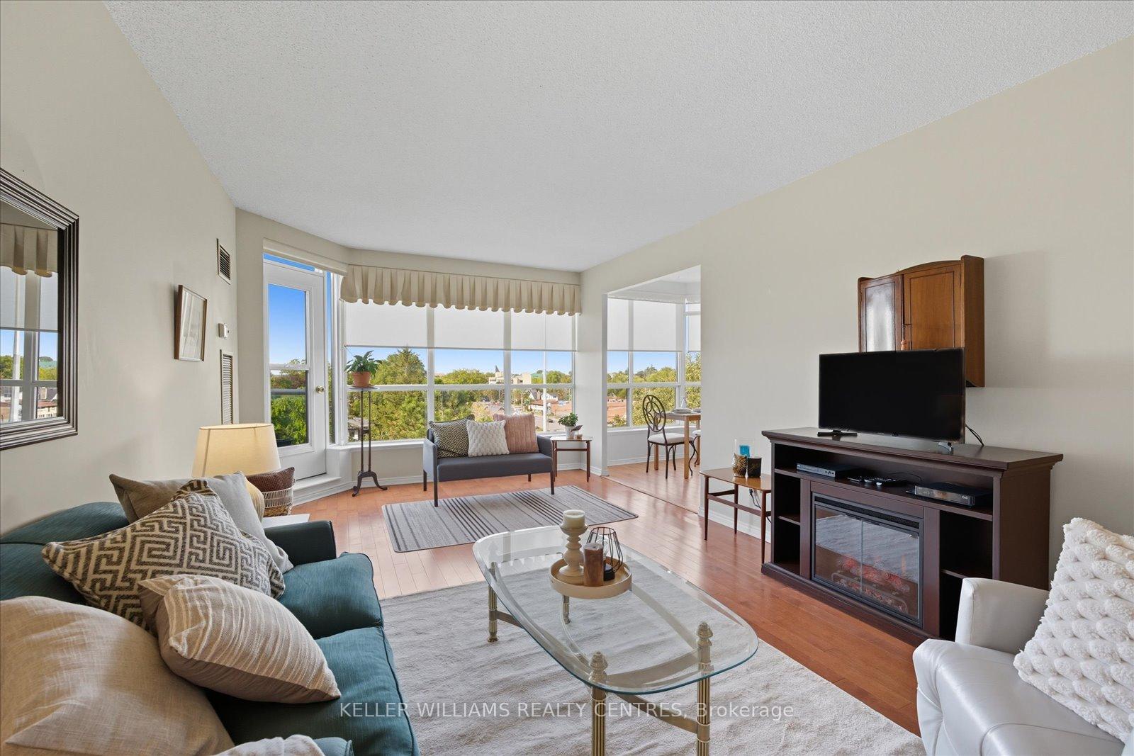 Photo 9 of Unit 619, 14924 Yonge Street, Aurora, Aurora Highlands — HOMEH
