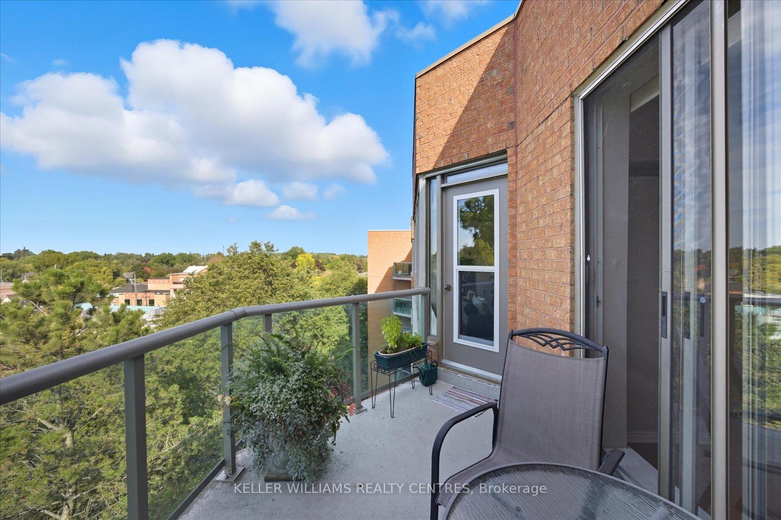 Photo 10 of Unit 619, 14924 Yonge Street, Aurora, Aurora Highlands — HOMEH
