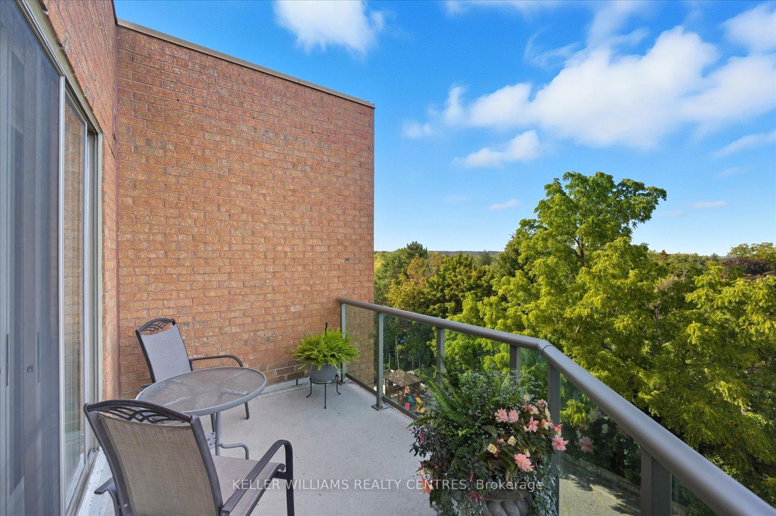 Photo 11 of Unit 619, 14924 Yonge Street, Aurora, Aurora Highlands — HOMEH