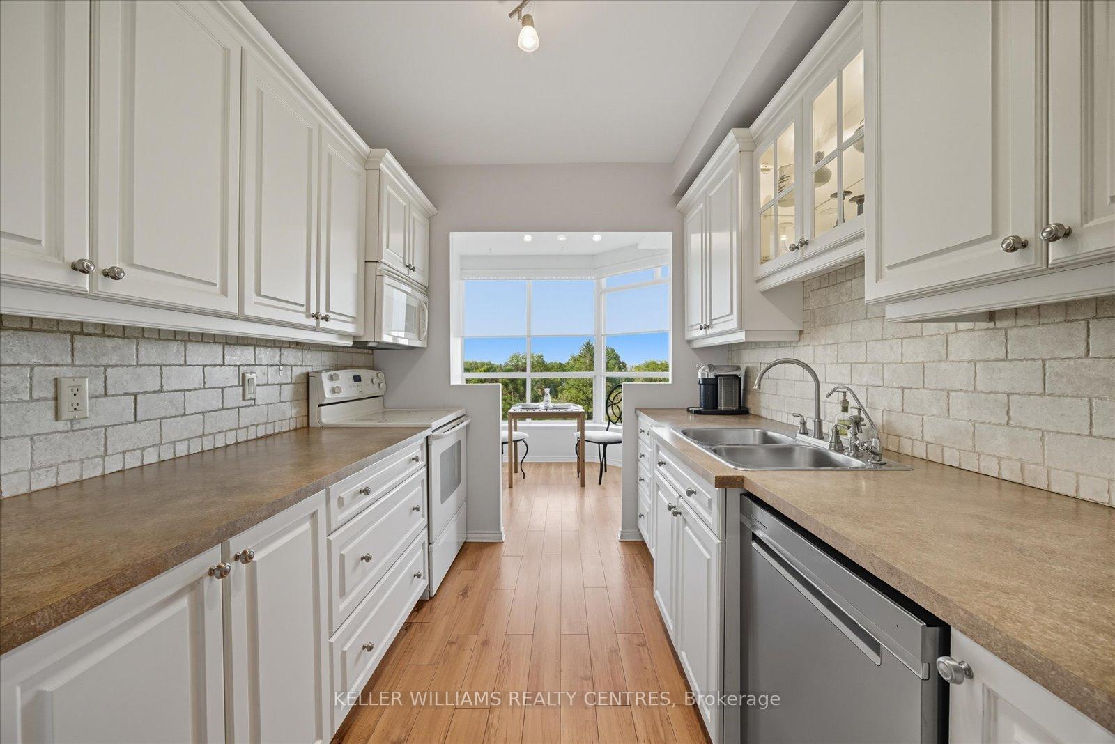 Photo 13 of Unit 619, 14924 Yonge Street, Aurora, Aurora Highlands — HOMEH