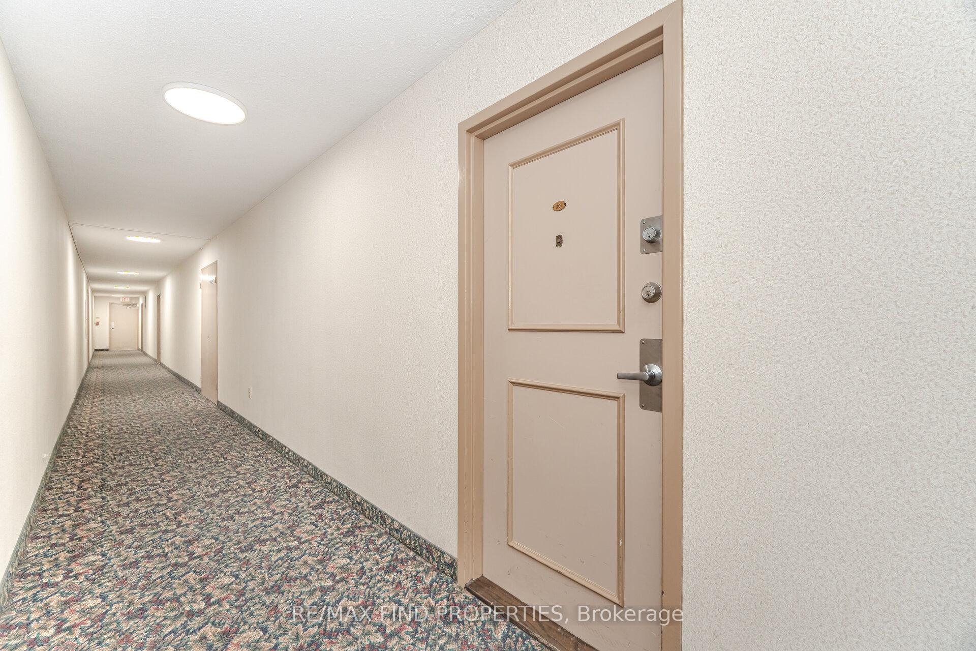 Photo 5 of Unit 301, 5 Shady Golfway, Toronto, Flemingdon Park — HOMEH