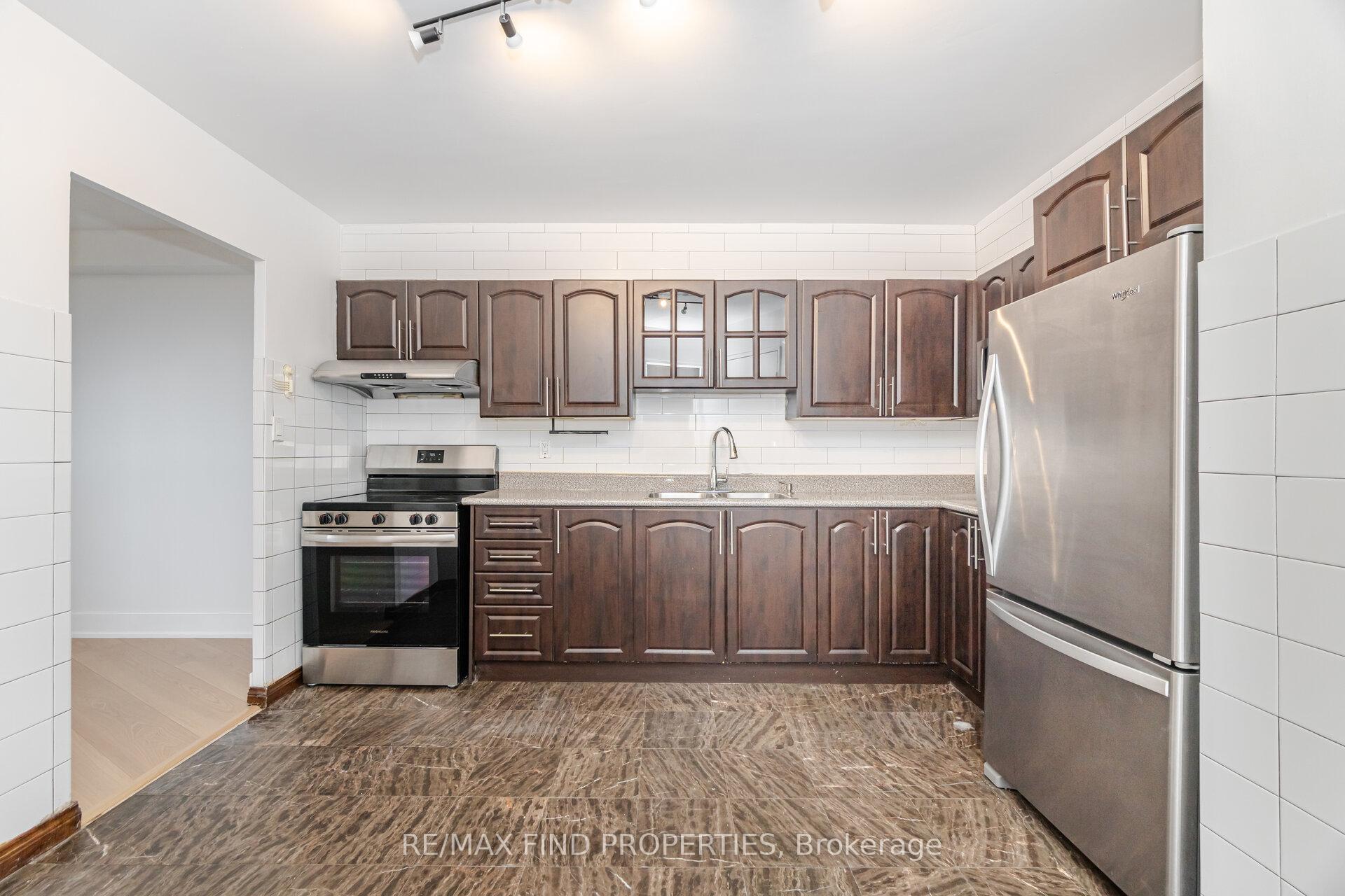 Photo 9 of Unit 301, 5 Shady Golfway, Toronto, Flemingdon Park — HOMEH