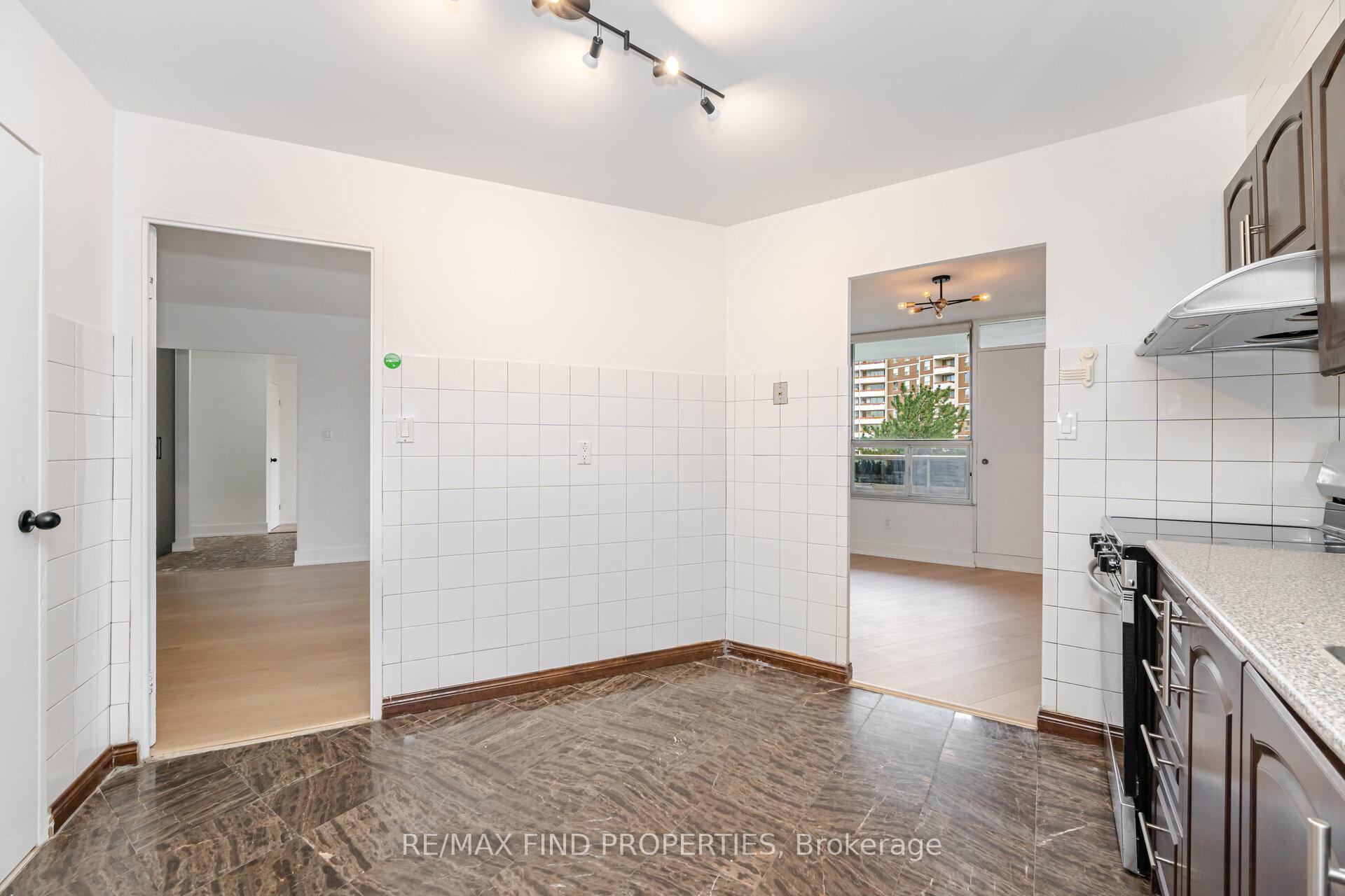 Photo 11 of Unit 301, 5 Shady Golfway, Toronto, Flemingdon Park — HOMEH
