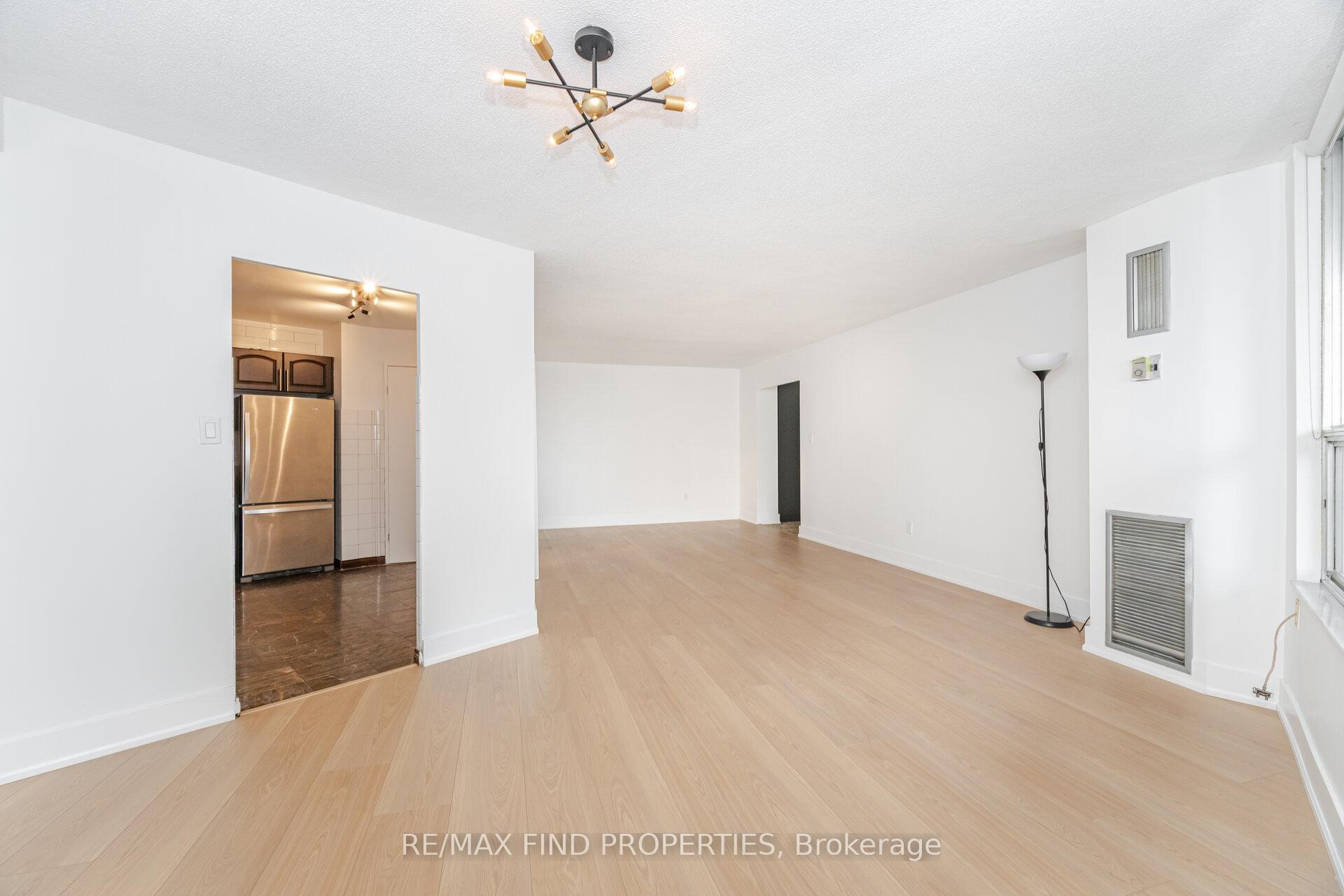 Photo 13 of Unit 301, 5 Shady Golfway, Toronto, Flemingdon Park — HOMEH