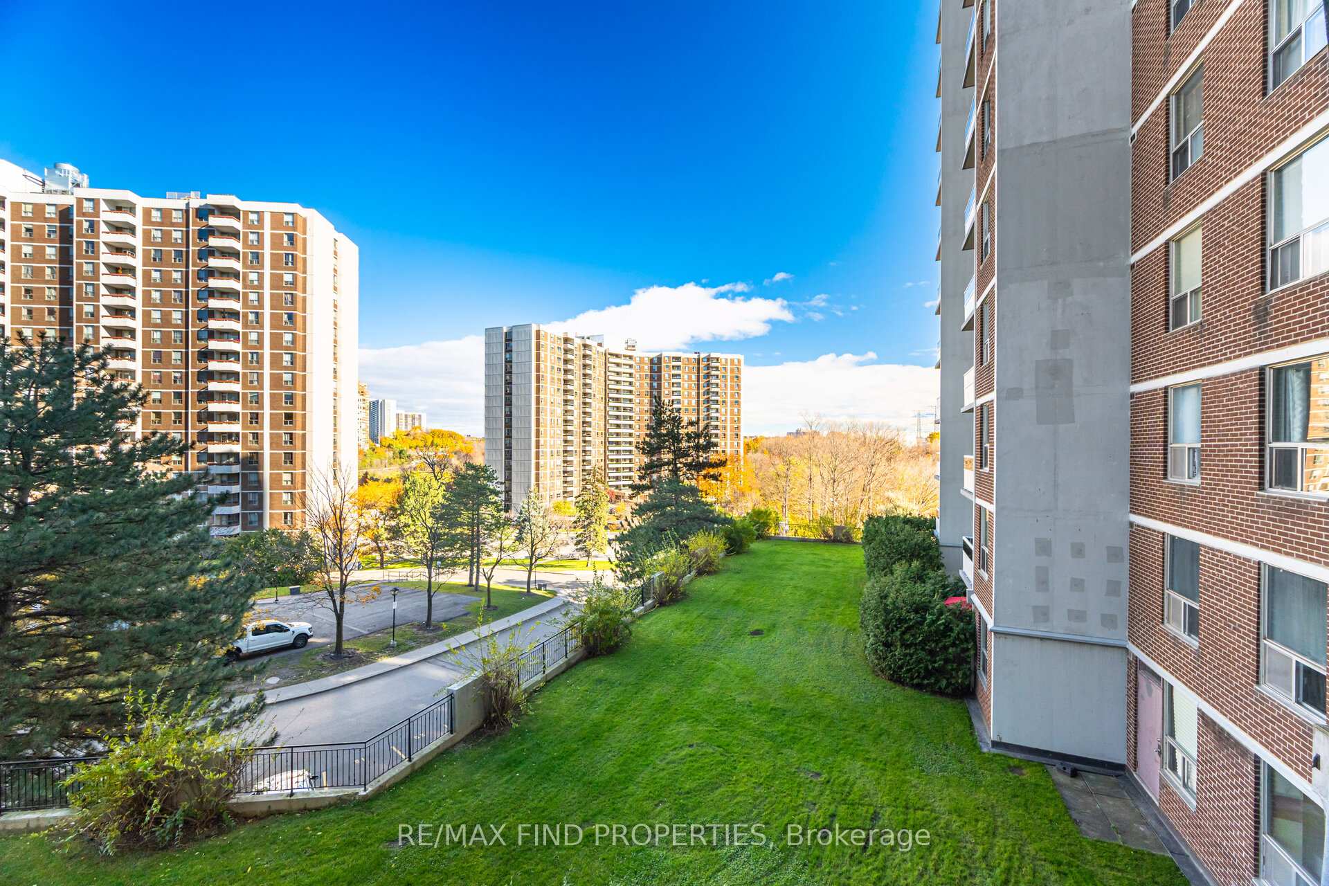Photo 29 of Unit 301, 5 Shady Golfway, Toronto, Flemingdon Park — HOMEH