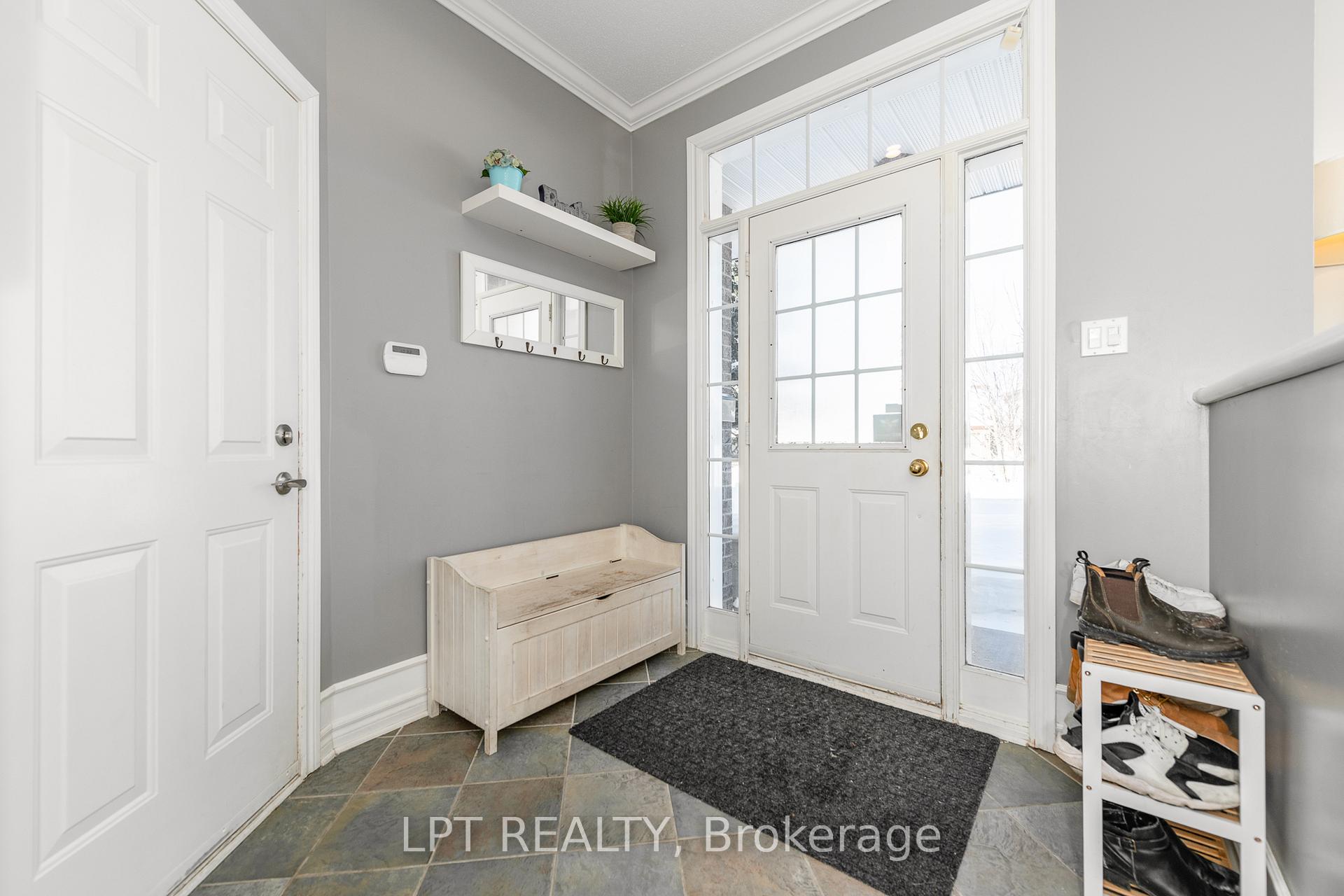 Photo 6 of 800 Schooner Crescent, Ottawa, Riverside South/Gloucester Glen — HOMEH