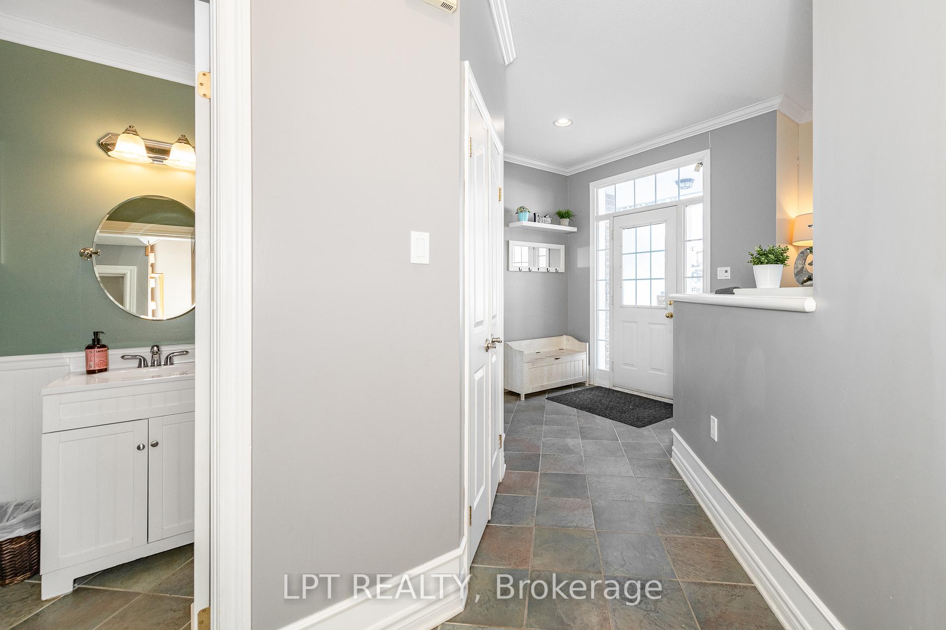 Photo 10 of 800 Schooner Crescent, Ottawa, Riverside South/Gloucester Glen — HOMEH