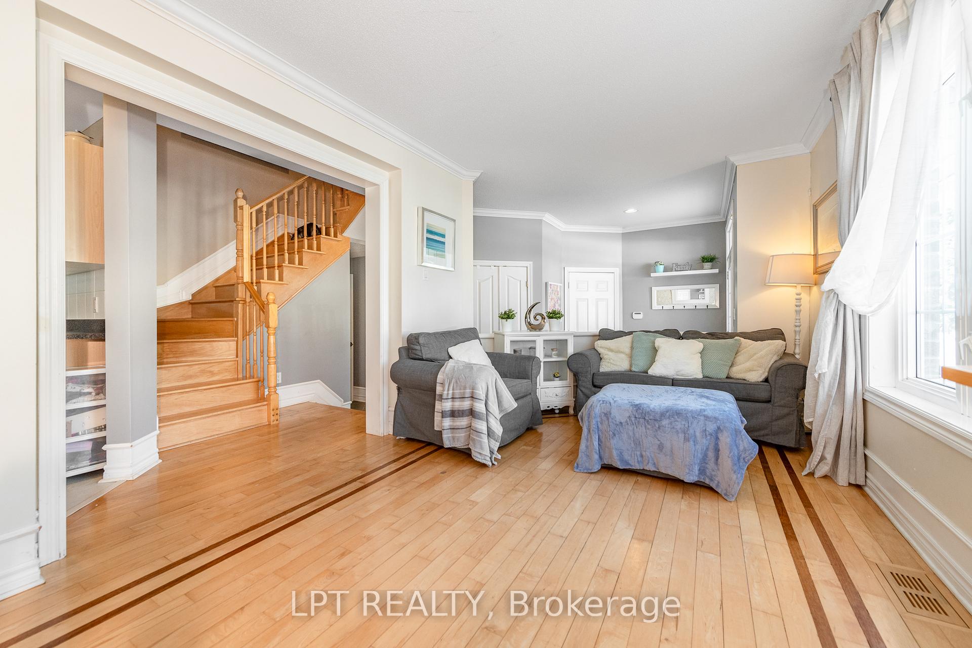Photo 7 of 800 Schooner Crescent, Ottawa, Riverside South/Gloucester Glen — HOMEH