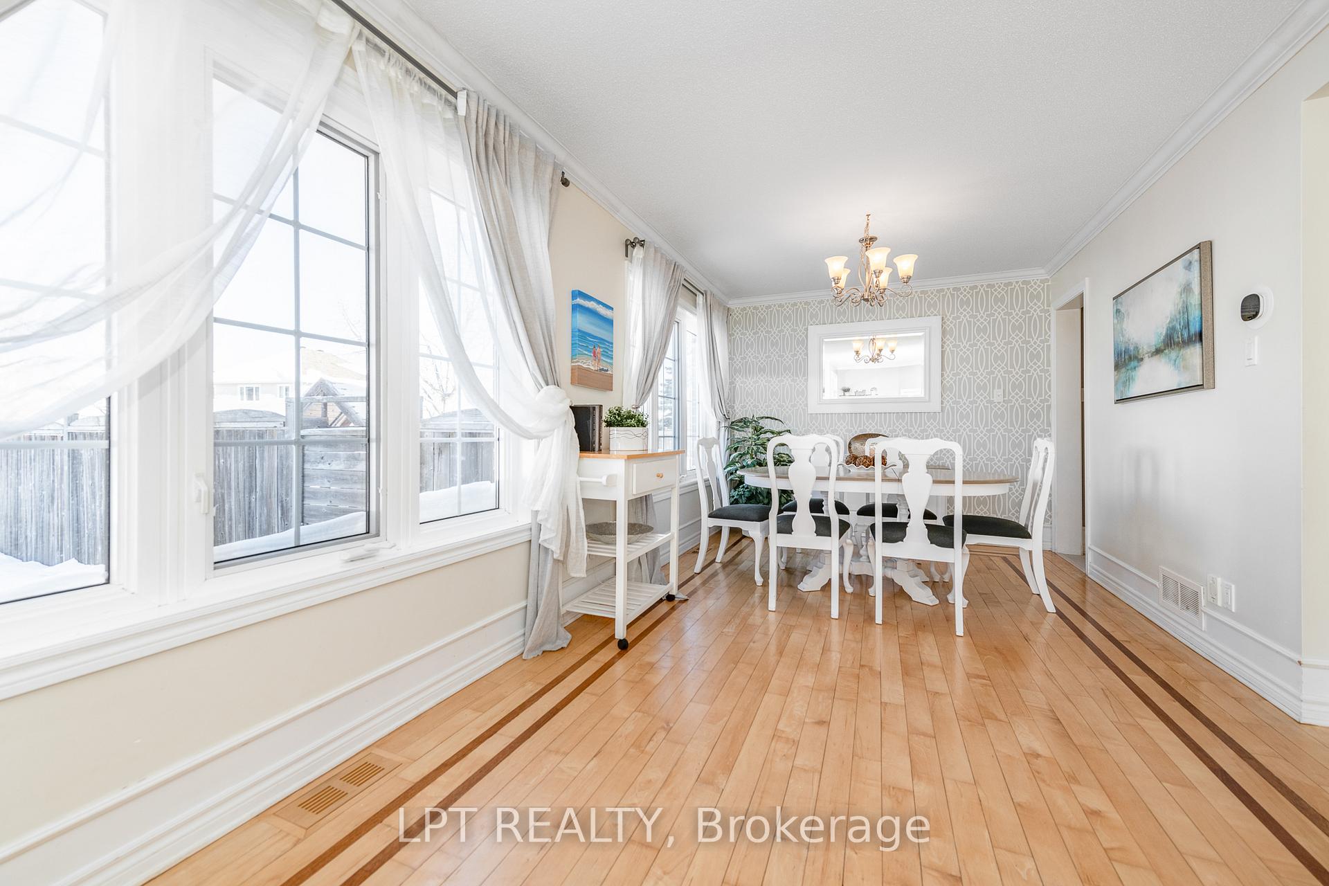 Photo 13 of 800 Schooner Crescent, Ottawa, Riverside South/Gloucester Glen — HOMEH