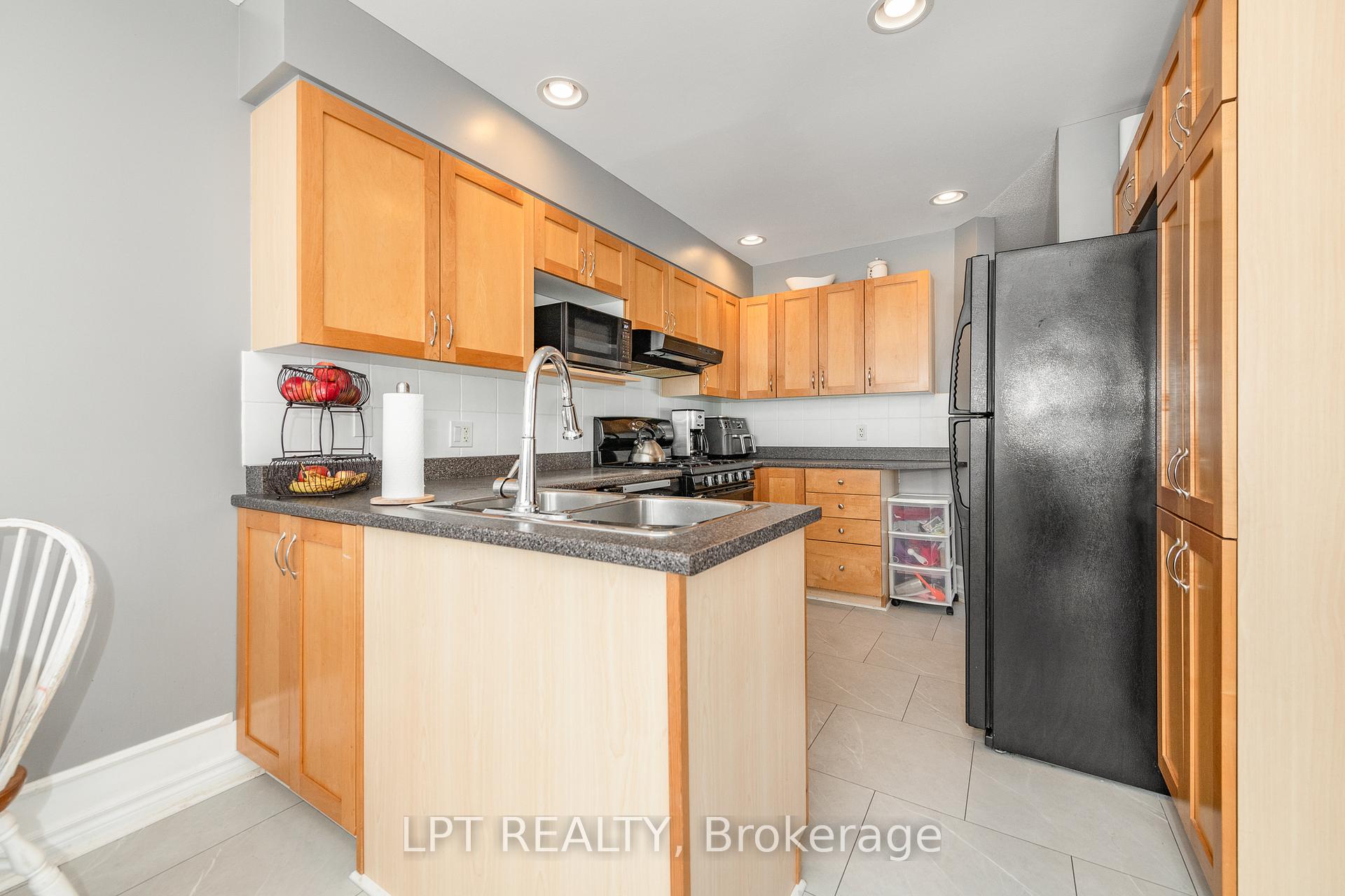 Photo 16 of 800 Schooner Crescent, Ottawa, Riverside South/Gloucester Glen — HOMEH