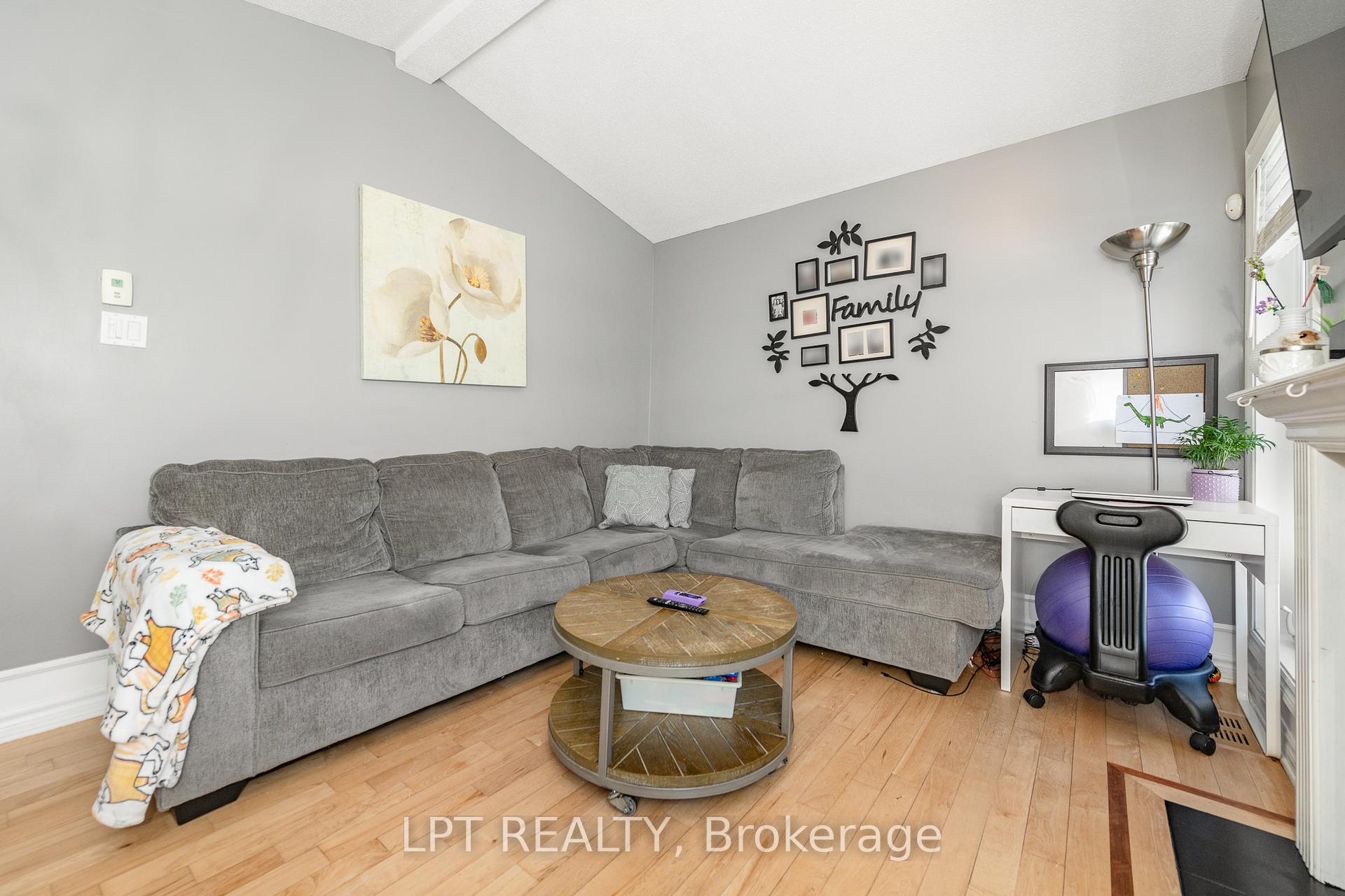 Photo 19 of 800 Schooner Crescent, Ottawa, Riverside South/Gloucester Glen — HOMEH