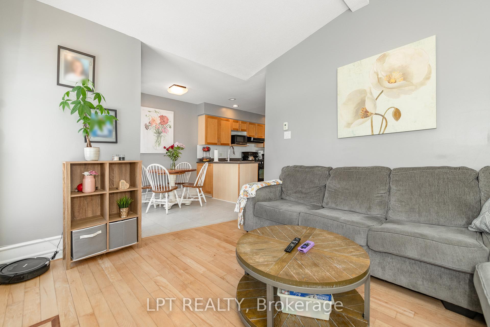 Photo 23 of 800 Schooner Crescent, Ottawa, Riverside South/Gloucester Glen — HOMEH