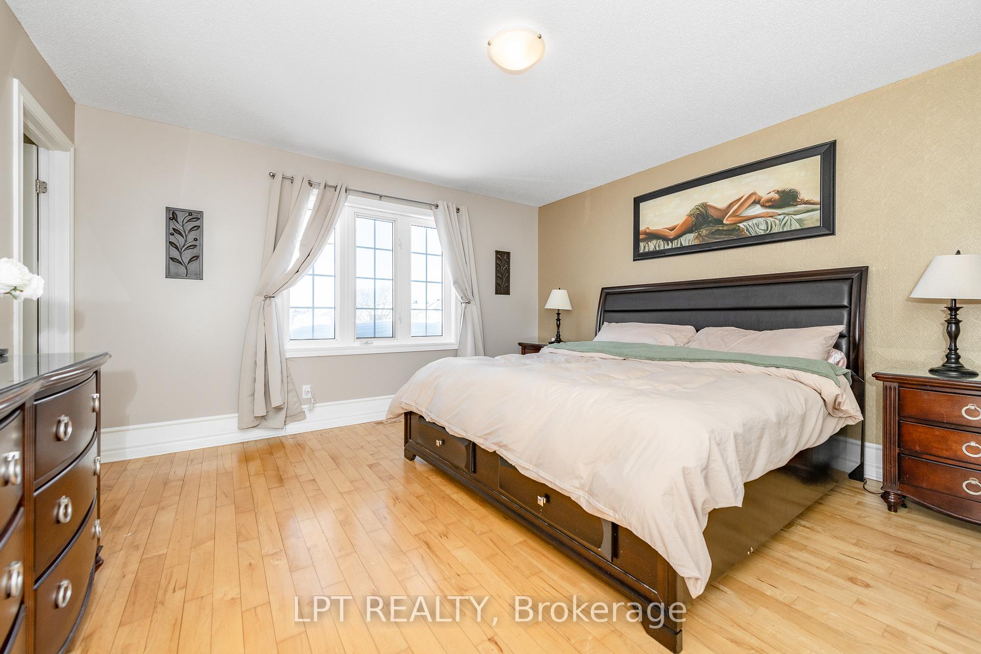 Photo 20 of 800 Schooner Crescent, Ottawa, Riverside South/Gloucester Glen — HOMEH