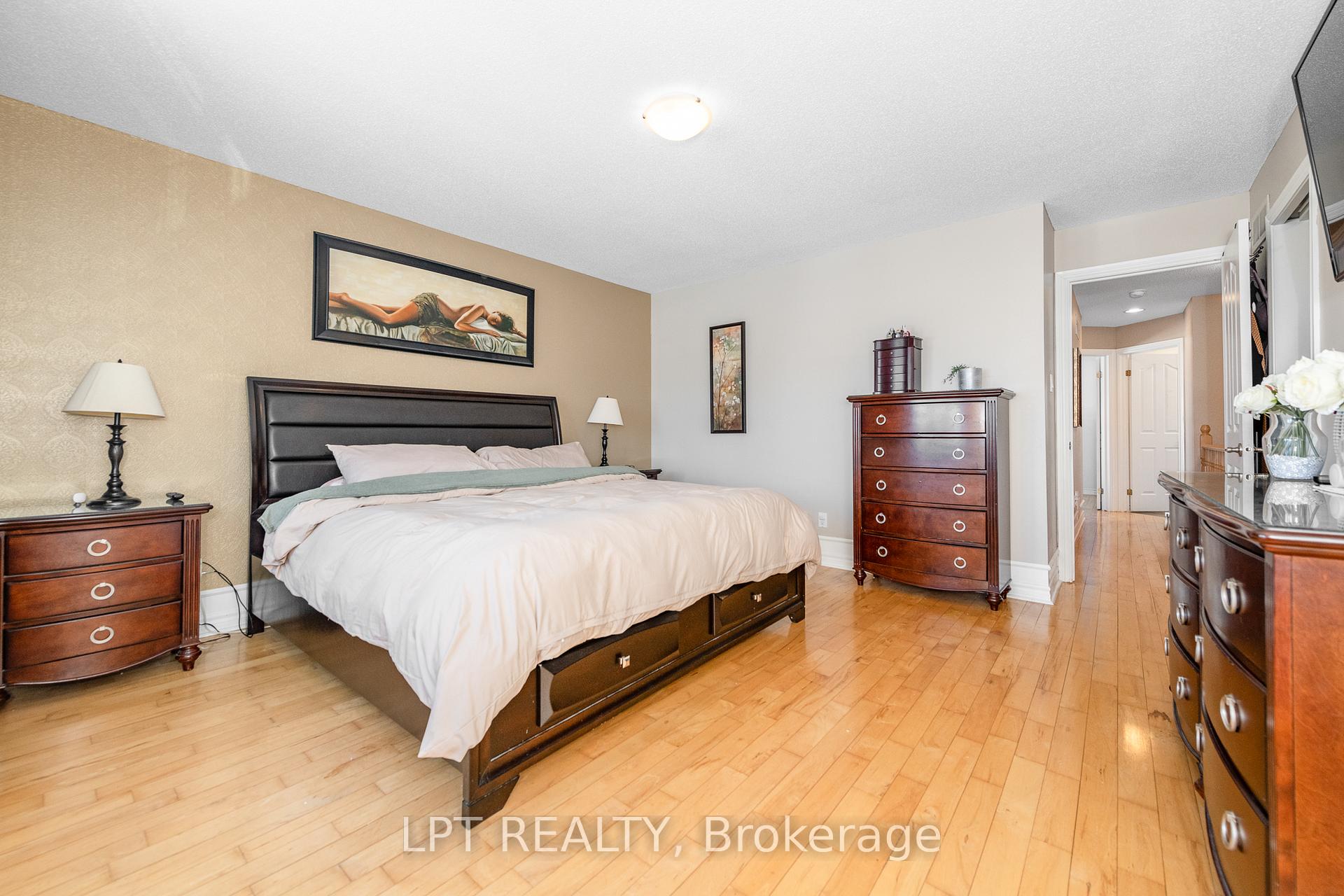 Photo 21 of 800 Schooner Crescent, Ottawa, Riverside South/Gloucester Glen — HOMEH