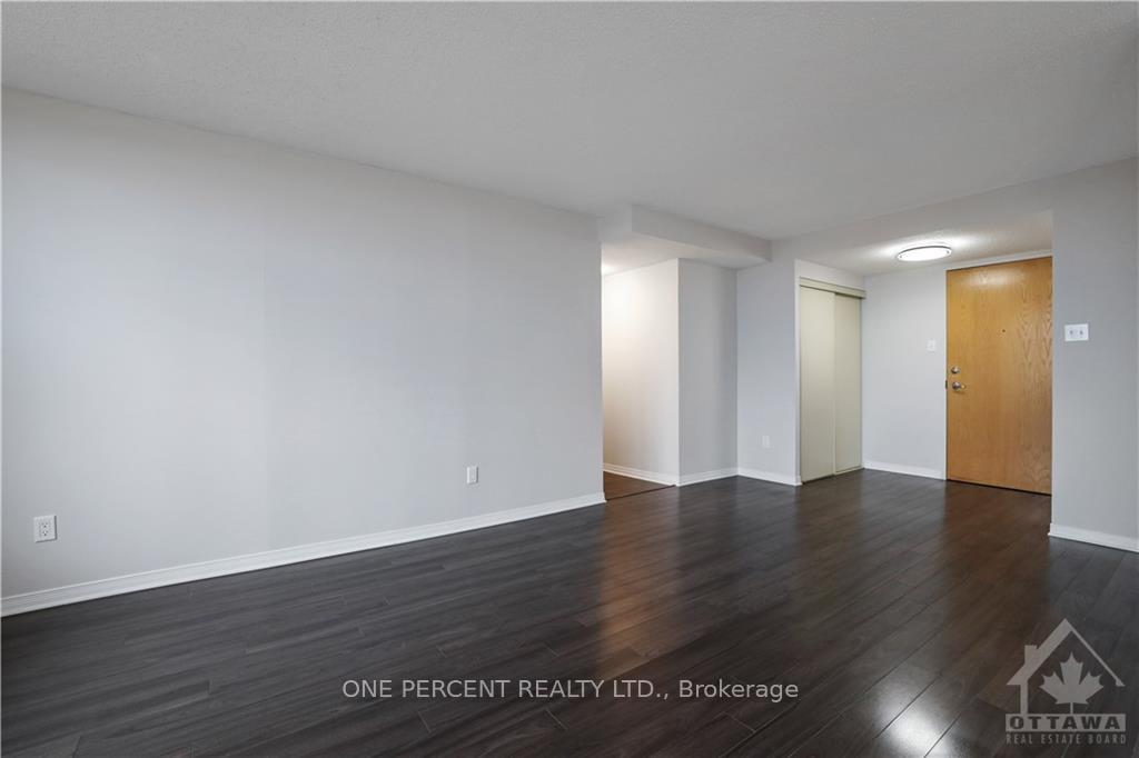 Photo 7 of Unit 1612, 2759 Carousel Crescent, Ottawa, Emerald Woods/Sawmill Creek — HOMEH