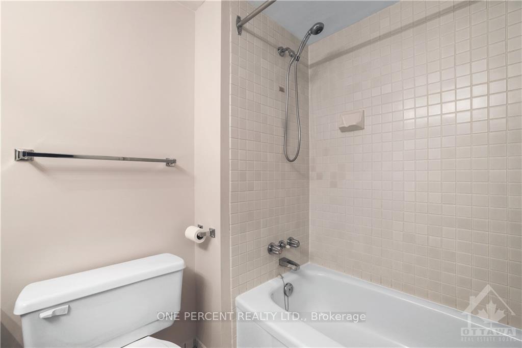 Photo 14 of Unit 1612, 2759 Carousel Crescent, Ottawa, Emerald Woods/Sawmill Creek — HOMEH