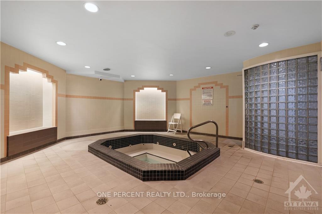 Photo 18 of Unit 1612, 2759 Carousel Crescent, Ottawa, Emerald Woods/Sawmill Creek — HOMEH