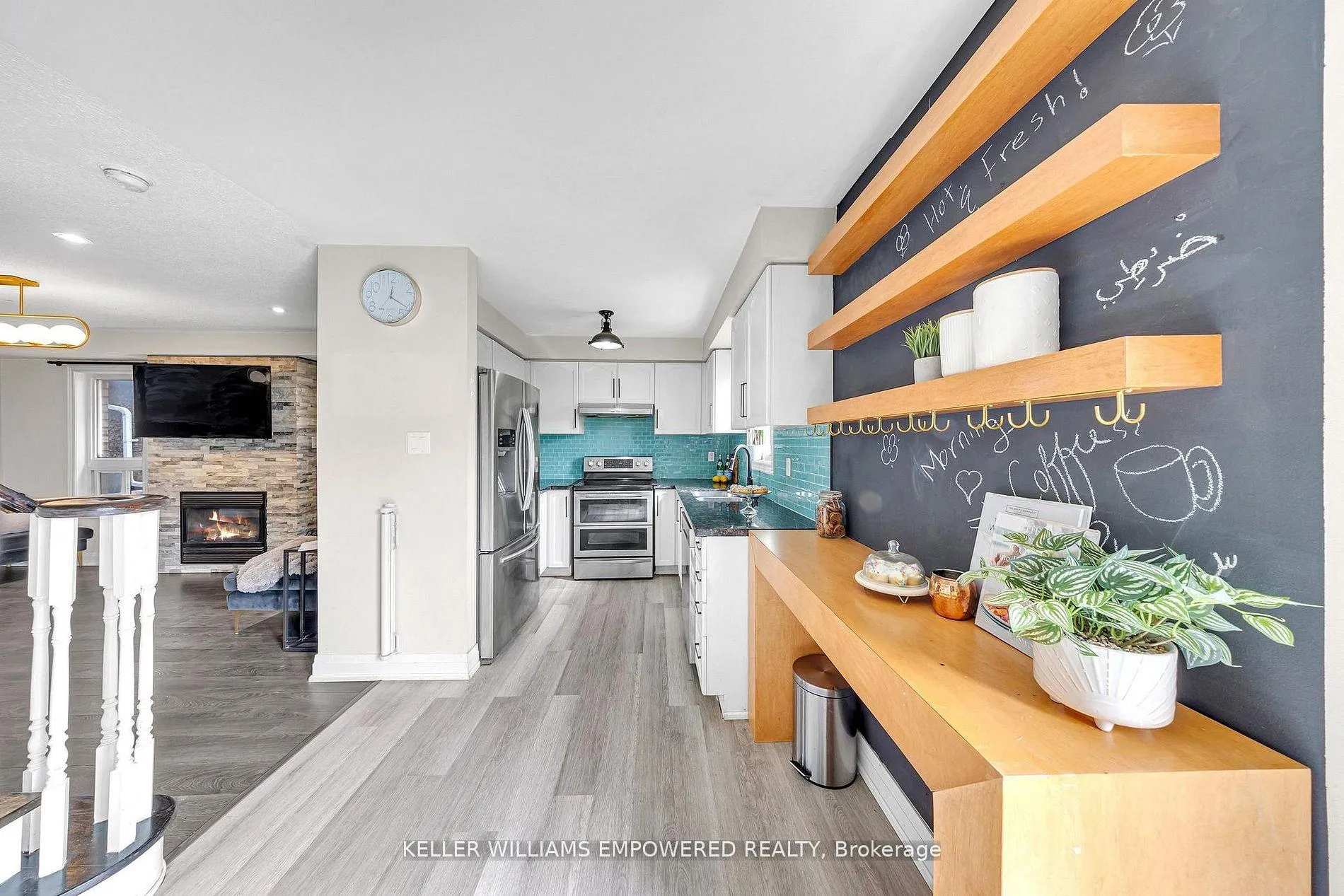 Photo 5 of 93 Beaverbrook Crescent, Vaughan, Rural Vaughan — HOMEH