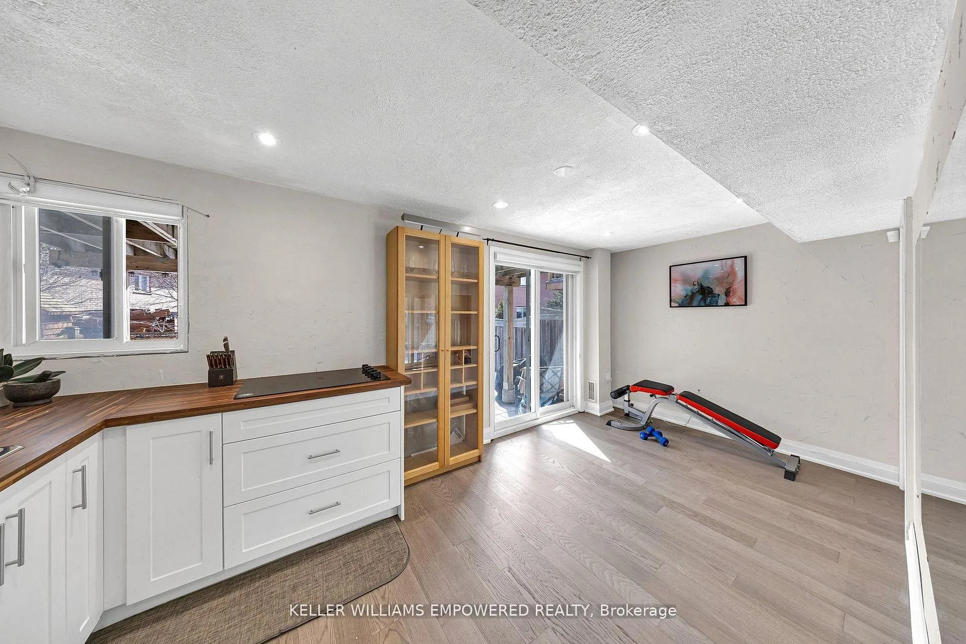 Photo 25 of 93 Beaverbrook Crescent, Vaughan, Rural Vaughan — HOMEH