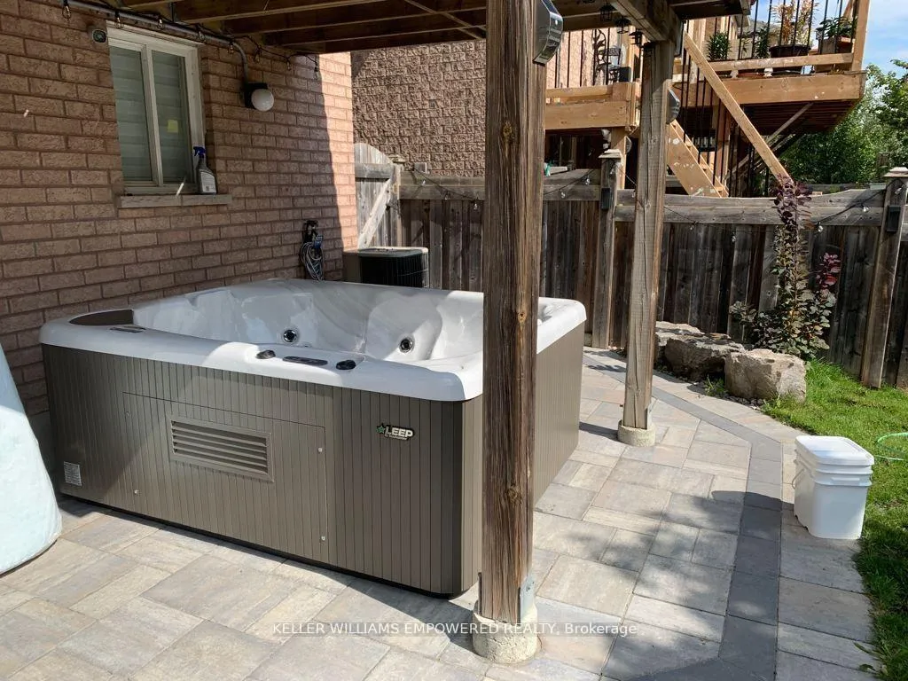 Photo 33 of 93 Beaverbrook Crescent, Vaughan, Rural Vaughan — HOMEH