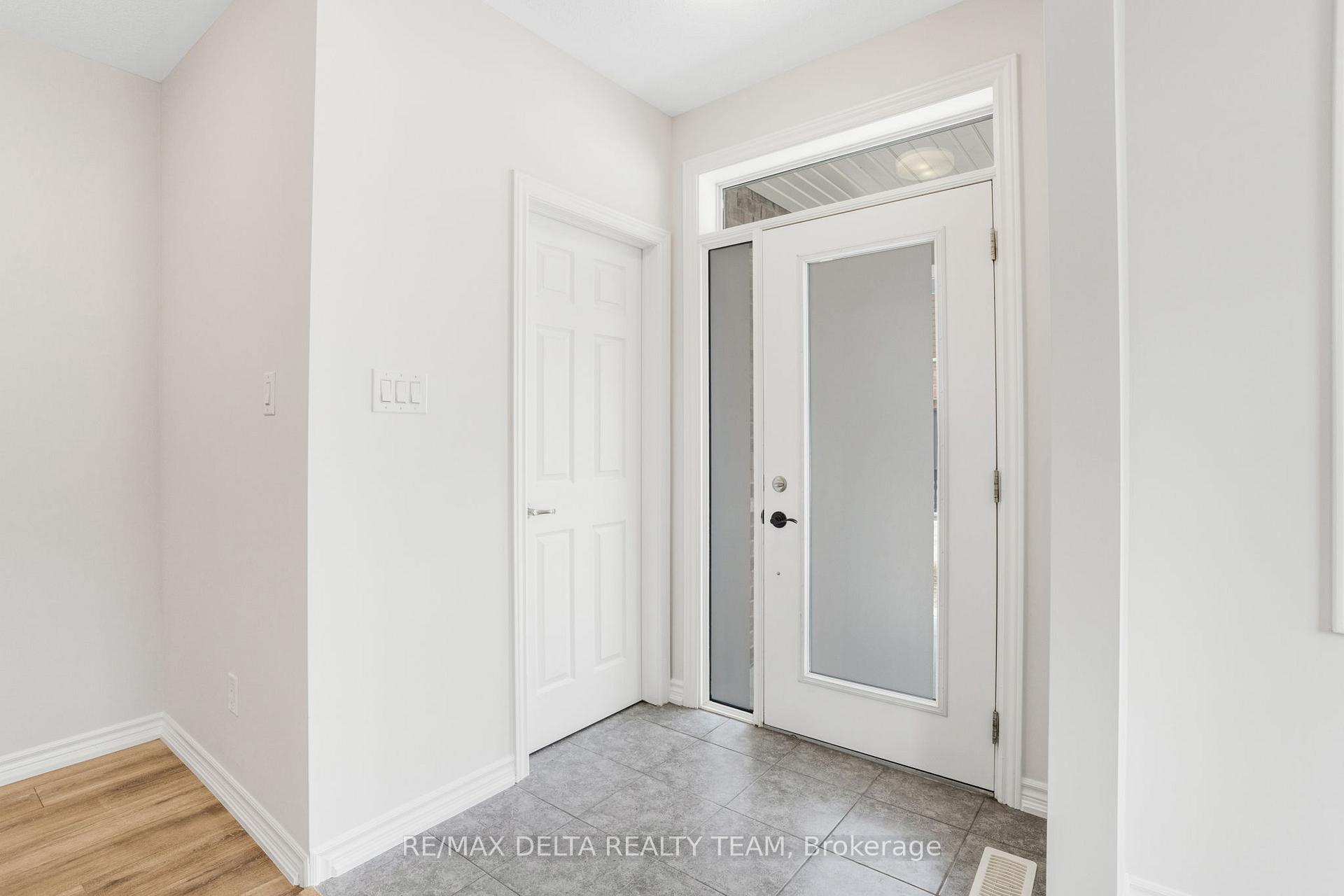 Photo 4 of Unit 1, 251 Zenith Private, Ottawa, Barrhaven - Half Moon Bay — HOMEH