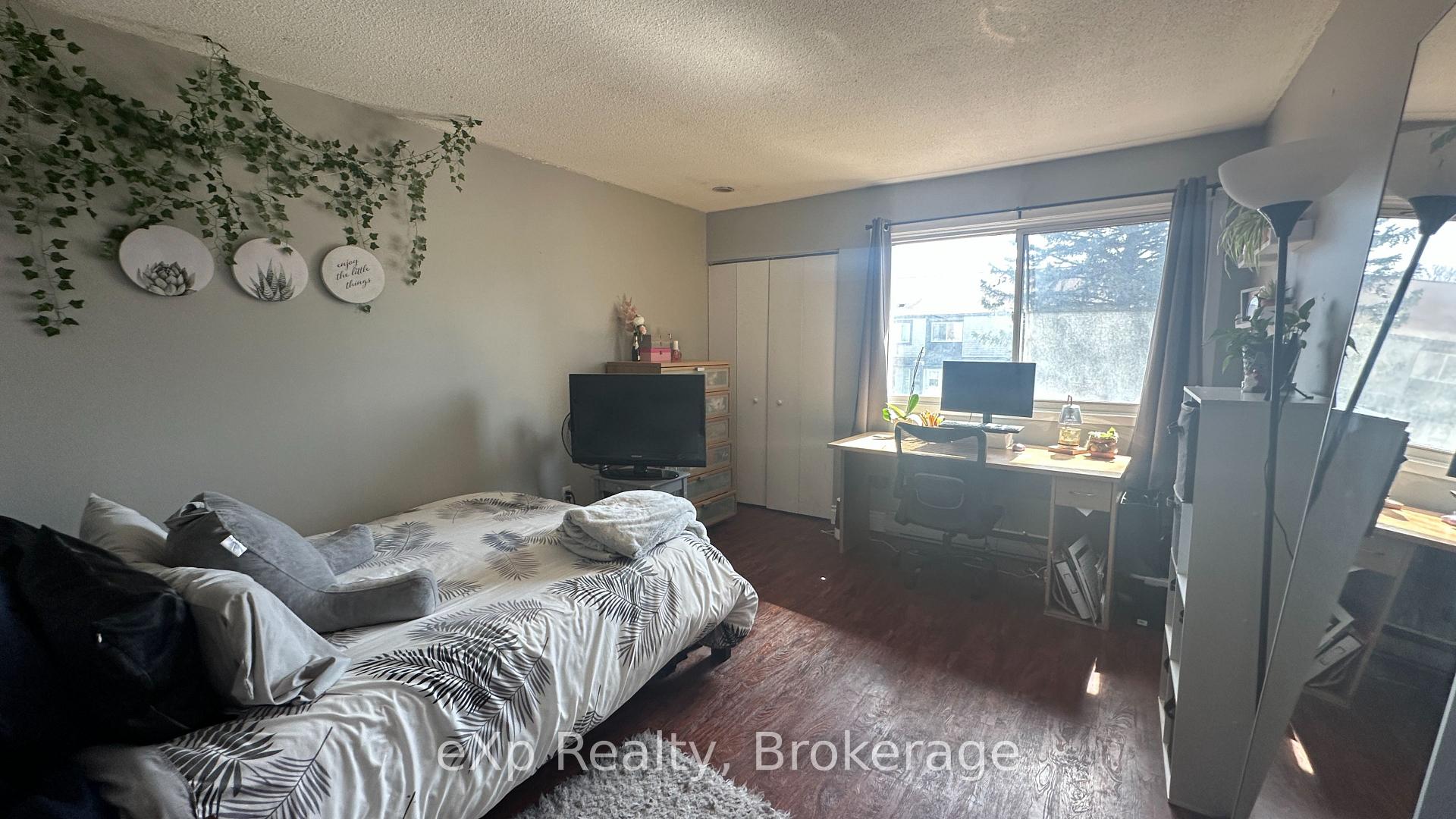 Photo 10 of 380 Scottsdale Drive, Guelph, Dovercliffe Park/Old University — HOMEH