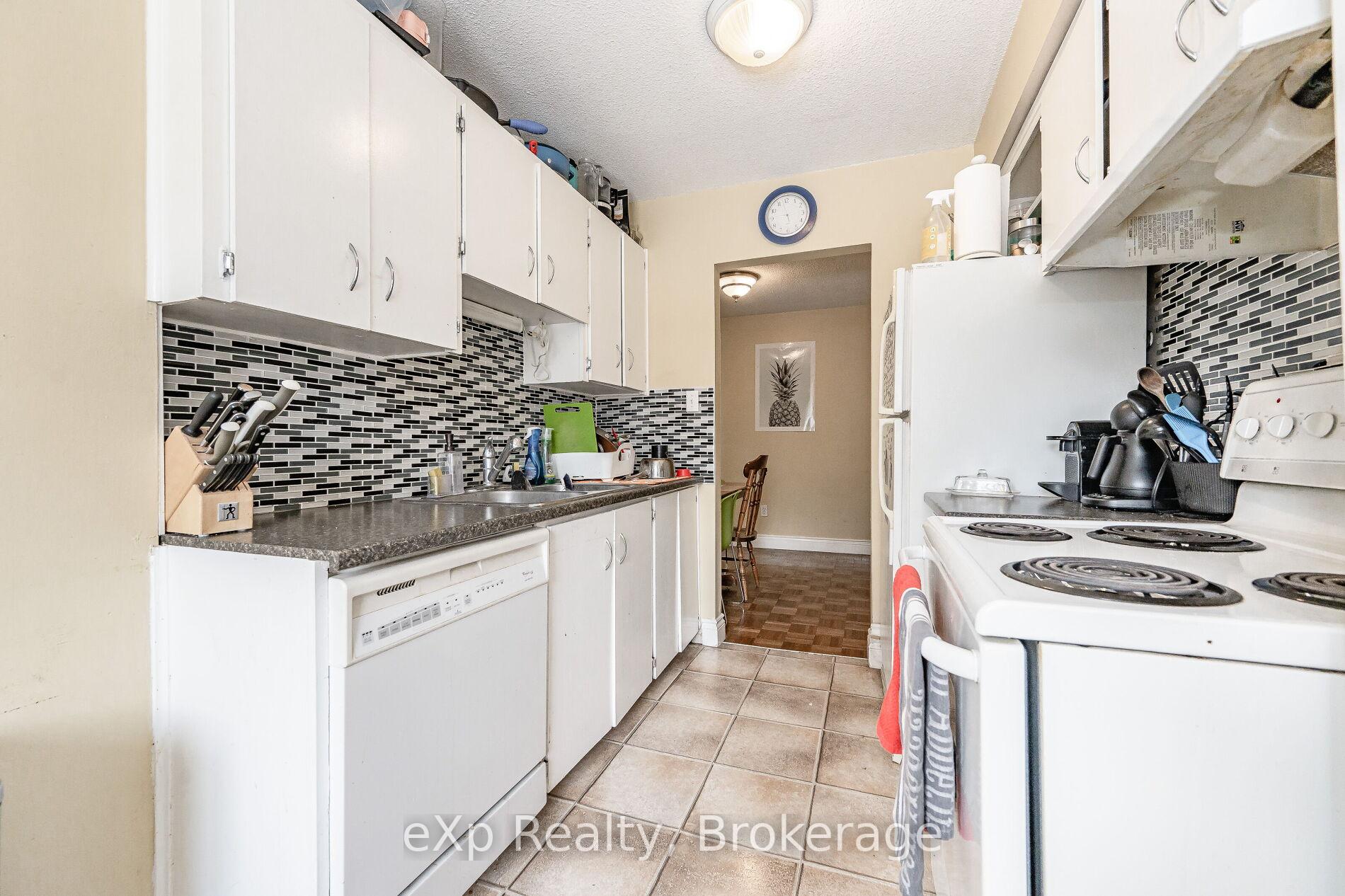 Photo 13 of 380 Scottsdale Drive, Guelph, Dovercliffe Park/Old University — HOMEH