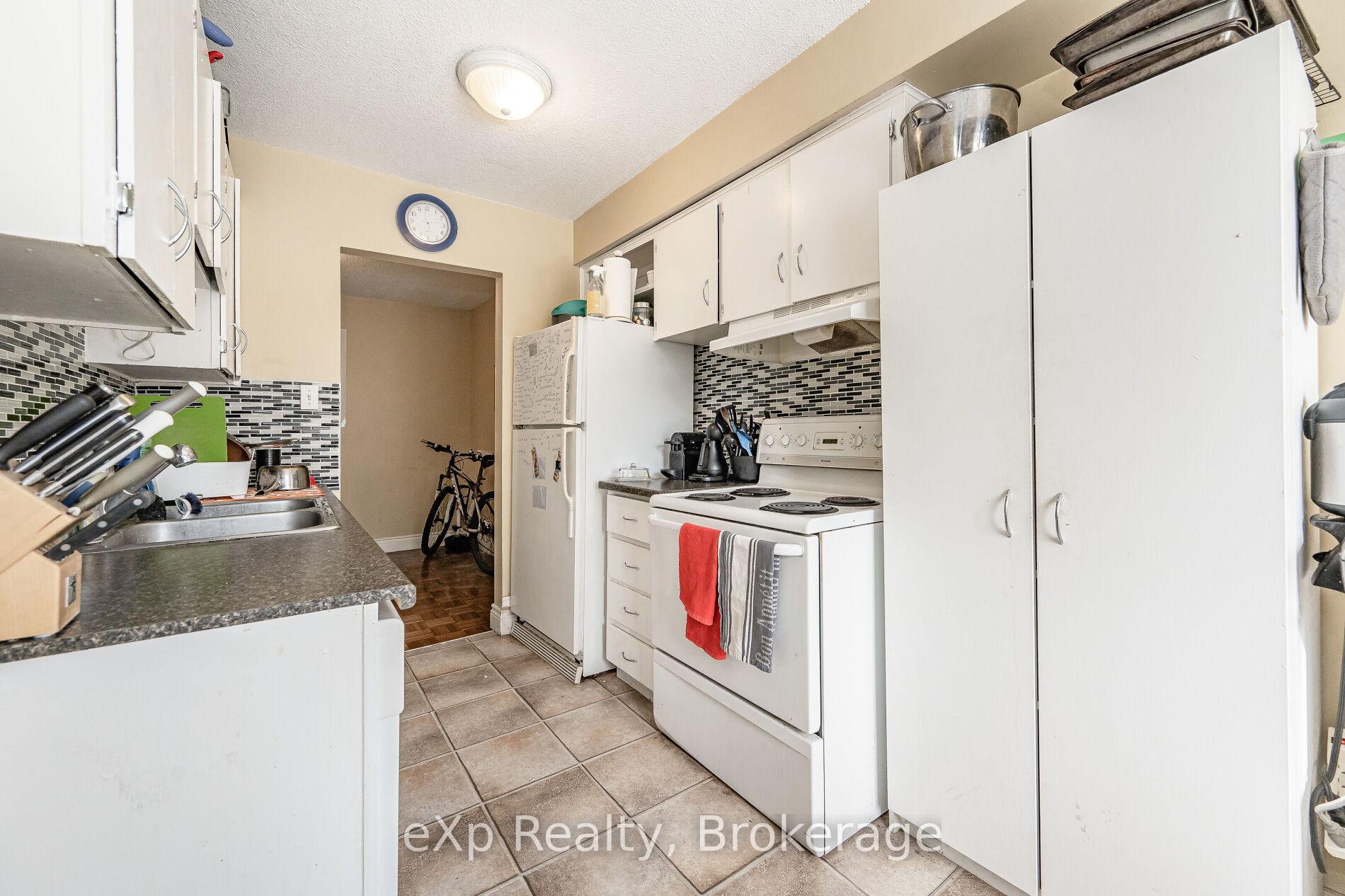 Photo 14 of 380 Scottsdale Drive, Guelph, Dovercliffe Park/Old University — HOMEH