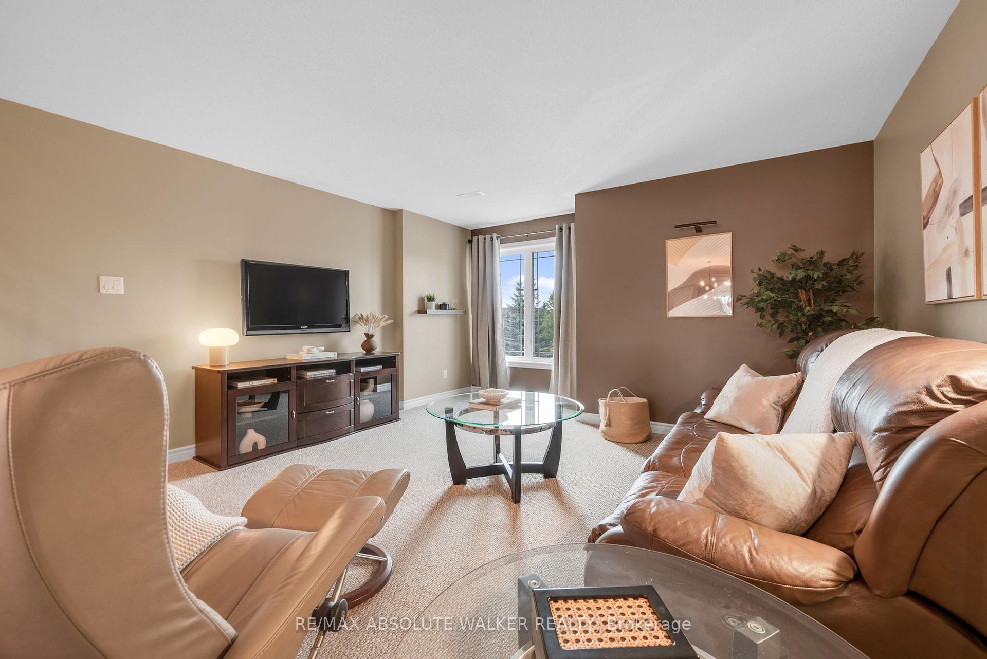 Photo 3 of 102 Brentmore Private, Ottawa, Avalon East — HOMEH