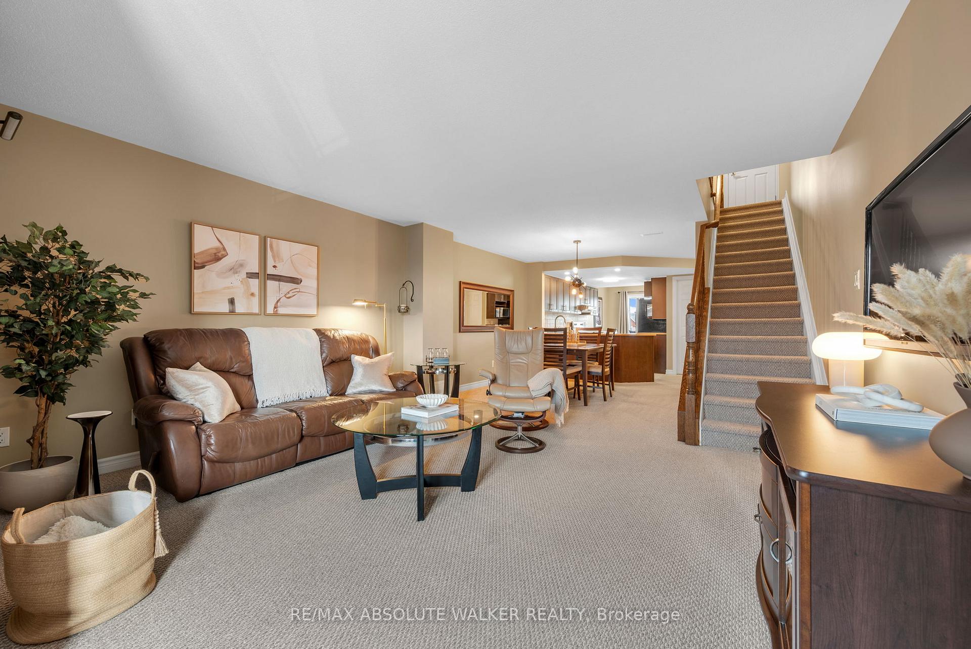 Photo 4 of 102 Brentmore Private, Ottawa, Avalon East — HOMEH