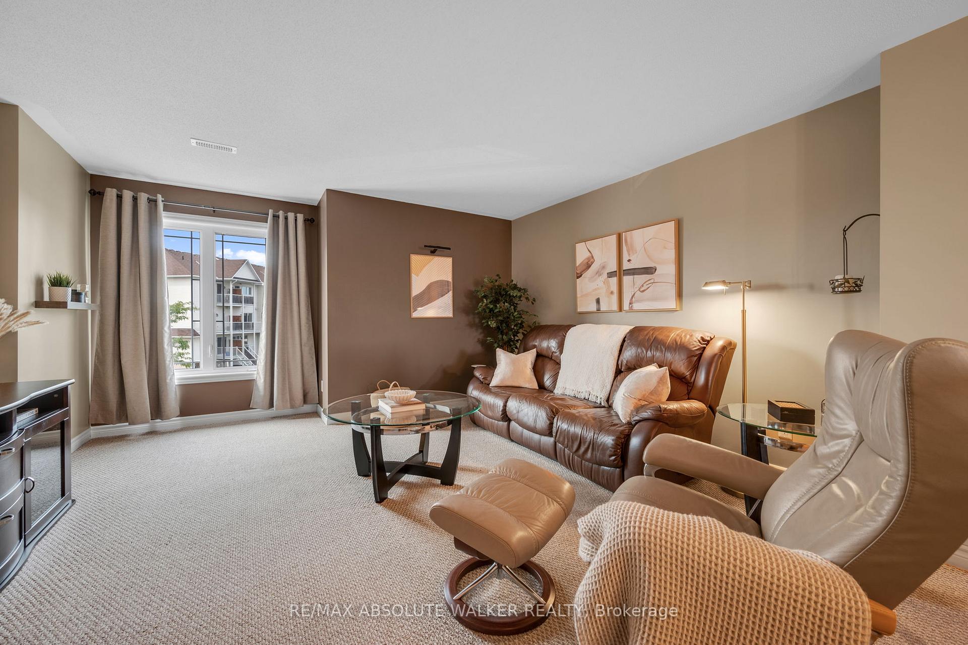 Photo 5 of 102 Brentmore Private, Ottawa, Avalon East — HOMEH