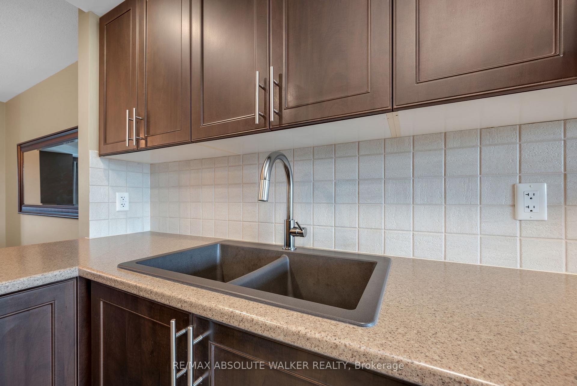 Photo 14 of 102 Brentmore Private, Ottawa, Avalon East — HOMEH
