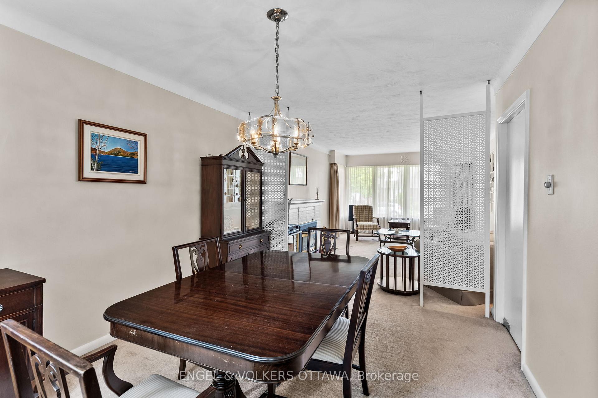 Photo 10 of 888 Chapman Boulevard, Ottawa, Elmvale Acres — HOMEH