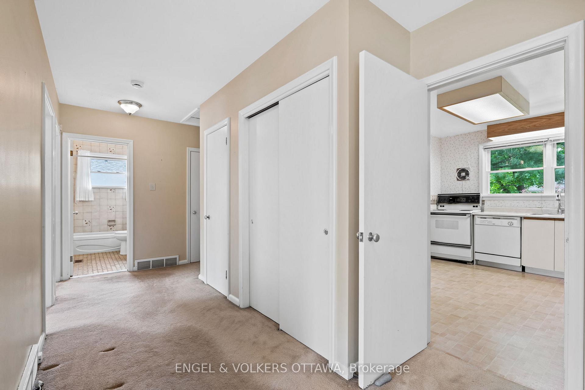 Photo 15 of 888 Chapman Boulevard, Ottawa, Elmvale Acres — HOMEH
