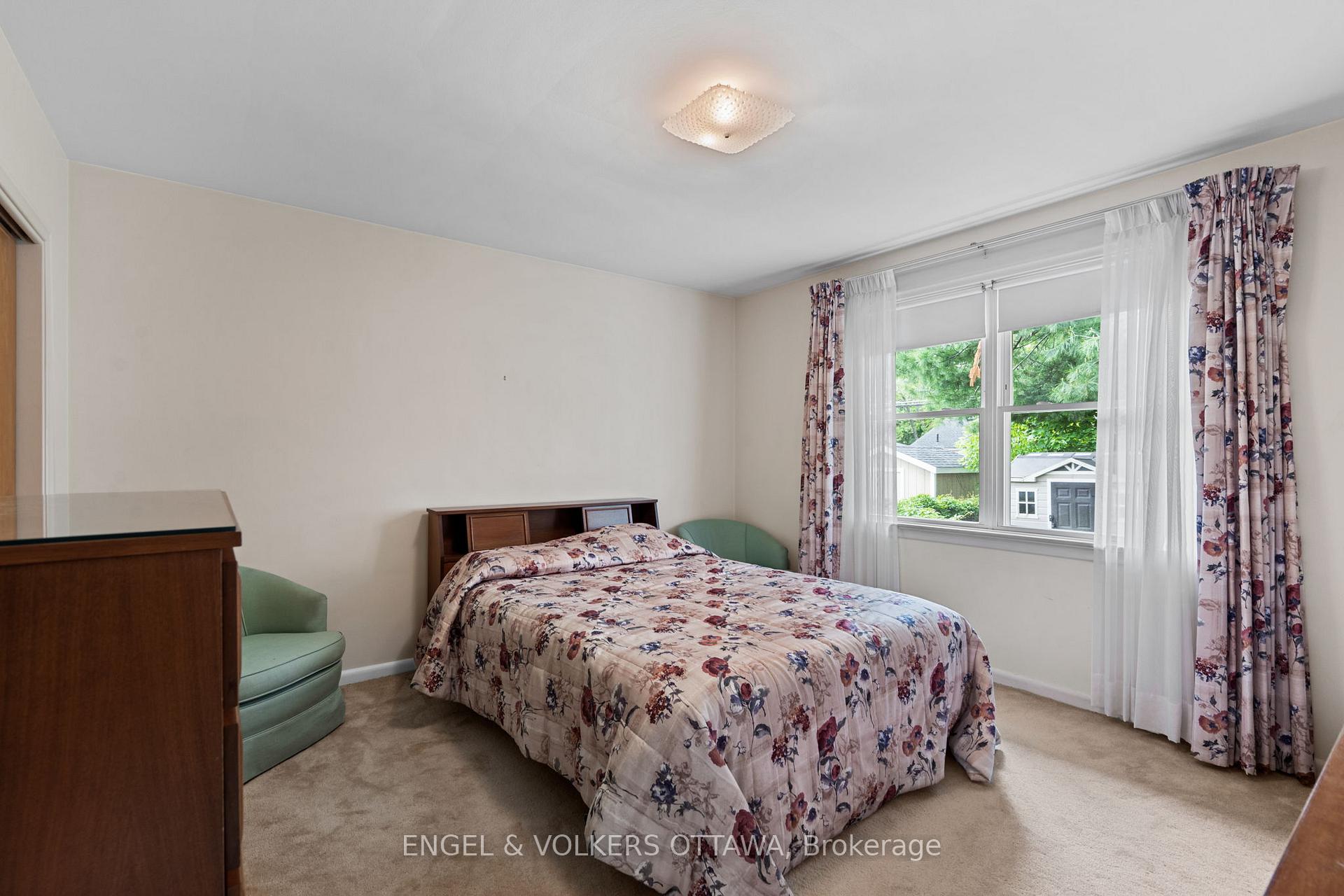 Photo 20 of 888 Chapman Boulevard, Ottawa, Elmvale Acres — HOMEH