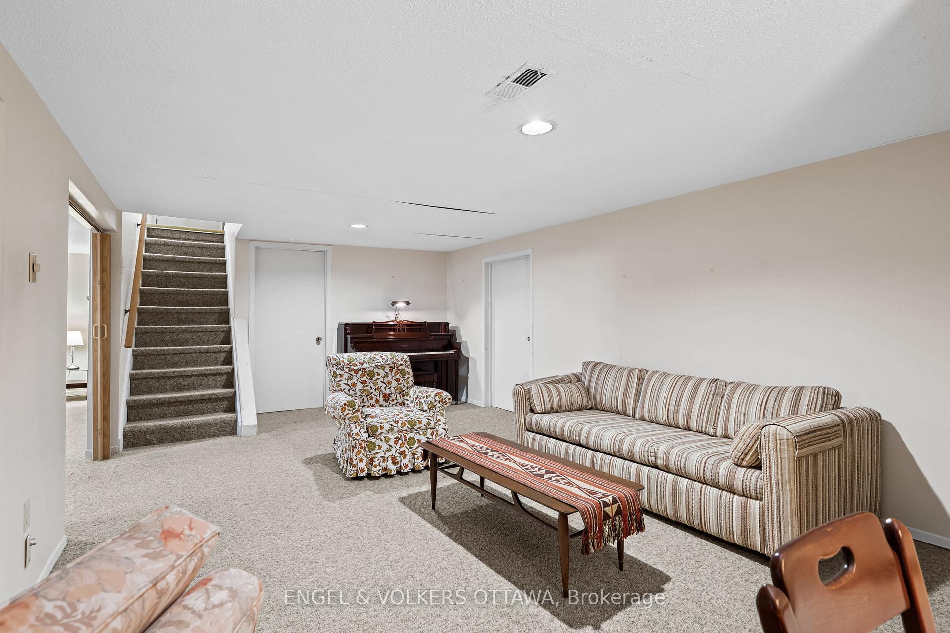 Photo 27 of 888 Chapman Boulevard, Ottawa, Elmvale Acres — HOMEH