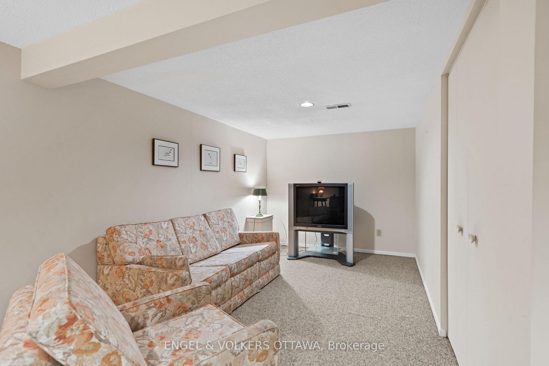 Photo 28 of 888 Chapman Boulevard, Ottawa, Elmvale Acres — HOMEH