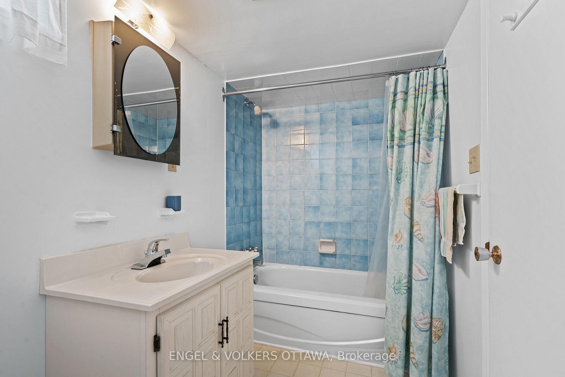 Photo 33 of 888 Chapman Boulevard, Ottawa, Elmvale Acres — HOMEH