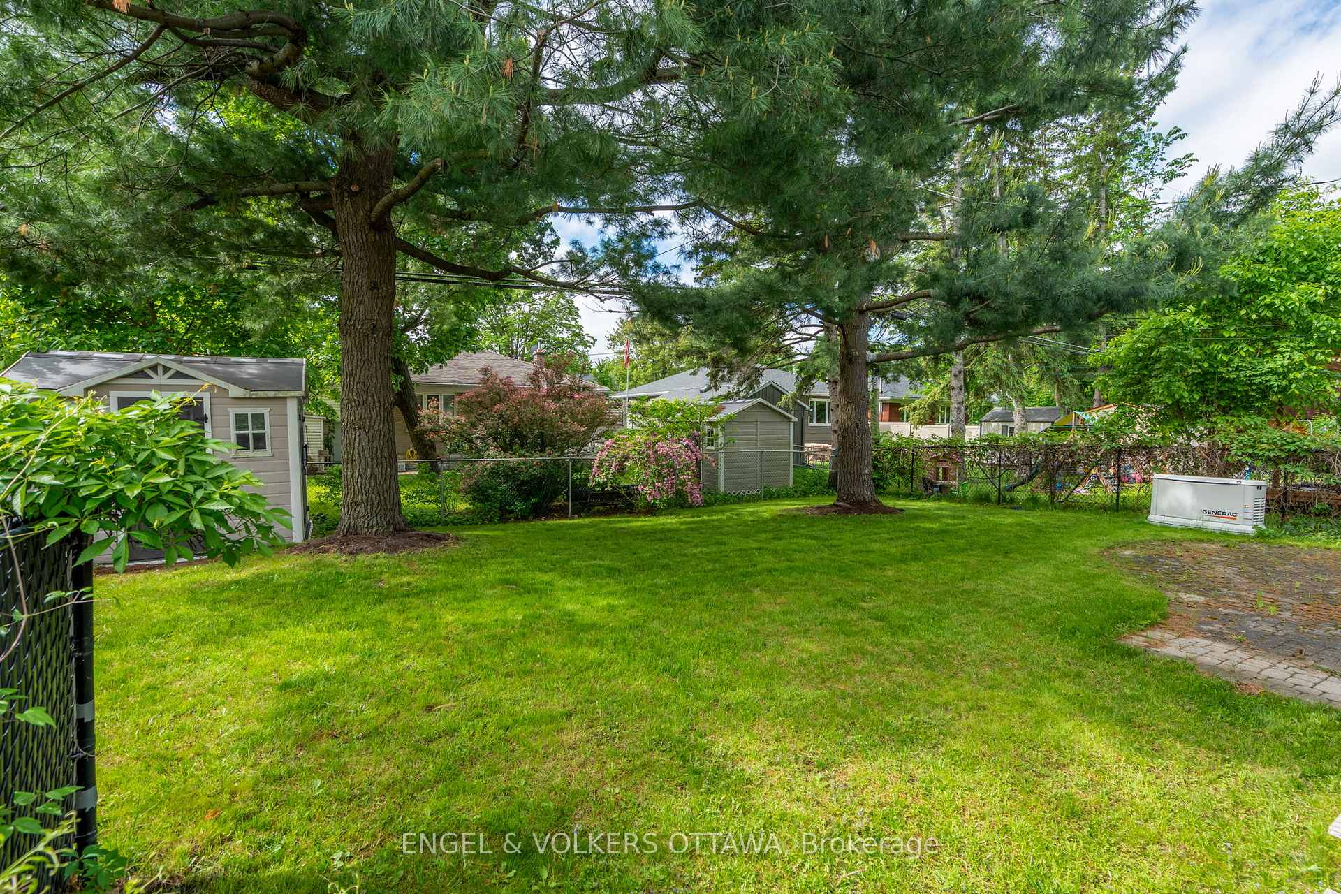 Photo 37 of 888 Chapman Boulevard, Ottawa, Elmvale Acres — HOMEH