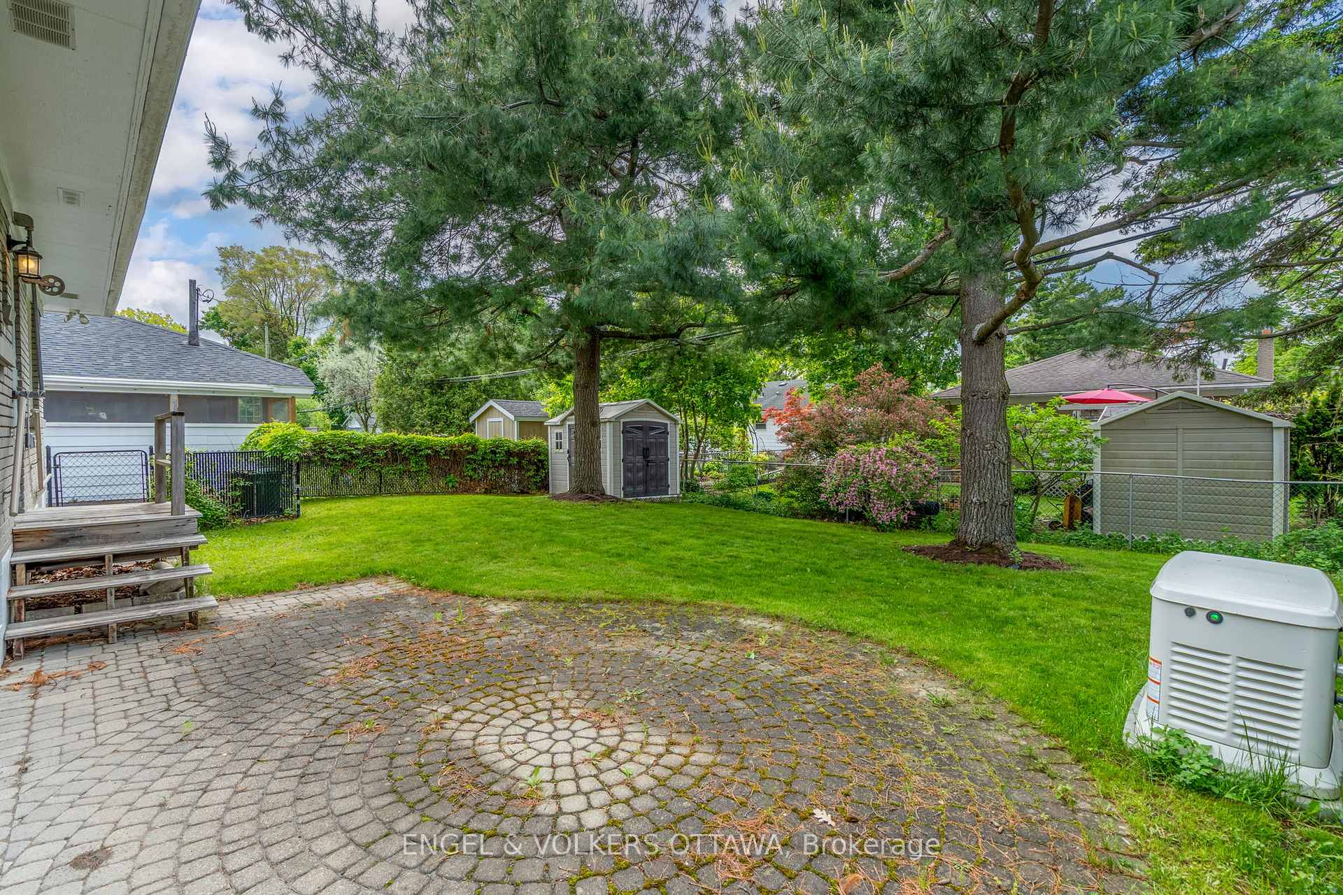 Photo 35 of 888 Chapman Boulevard, Ottawa, Elmvale Acres — HOMEH