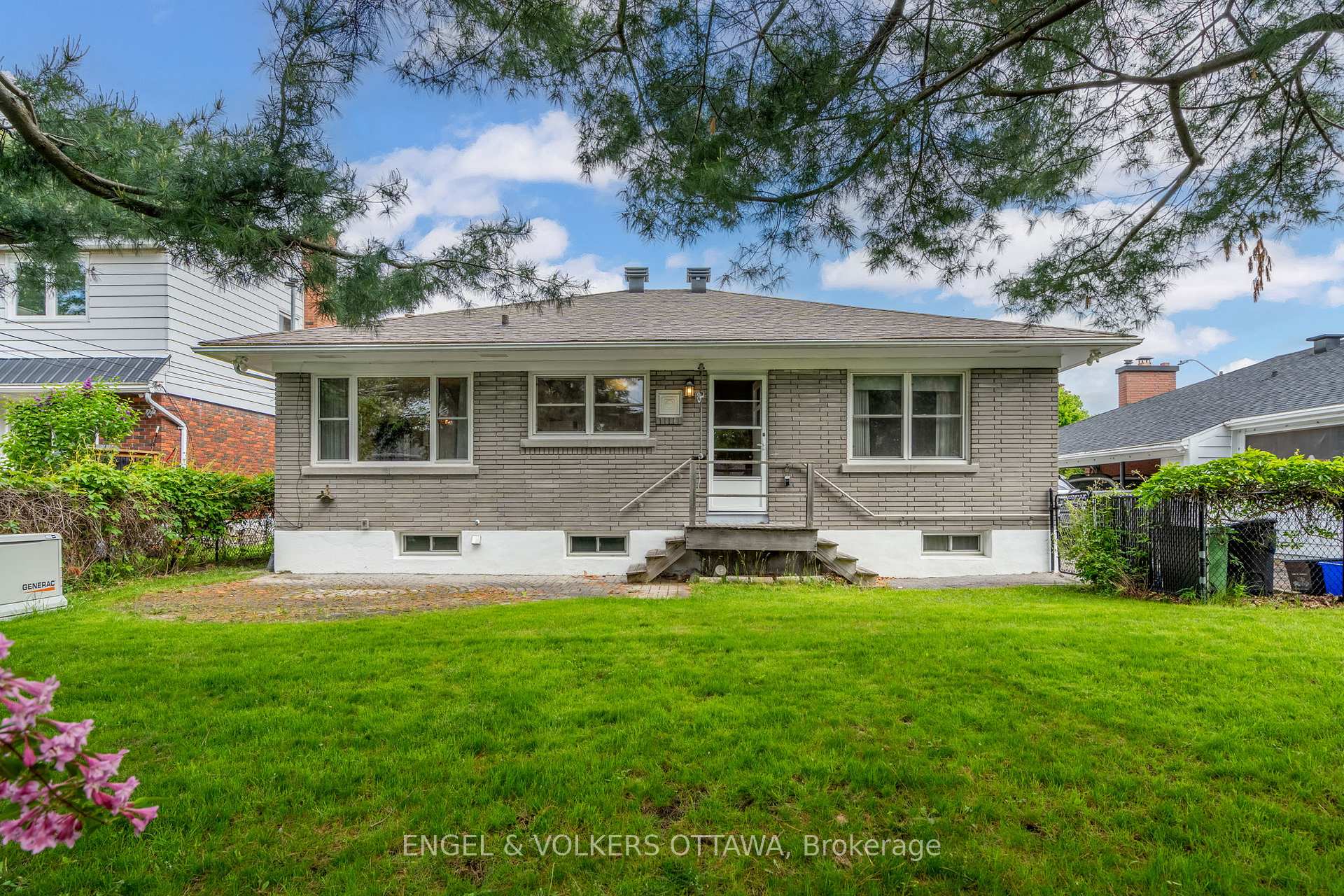 Photo 34 of 888 Chapman Boulevard, Ottawa, Elmvale Acres — HOMEH