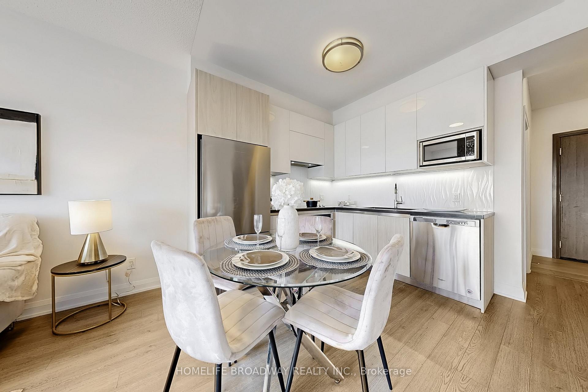 Photo 11 of Unit 2603, 15 Water Walk Drive, Markham, Unionville — HOMEH