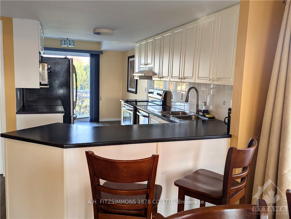 Photo 5 of 2292 Bois Vert Place, Ottawa, Avalon East — HOMEH